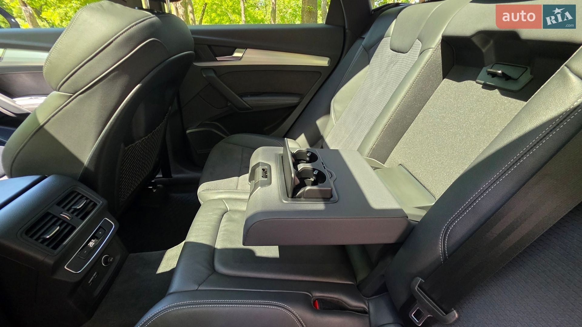 Audi Q5 2020 VIN WA1E2AFY8M2029978 фото оголошення 31 з 44