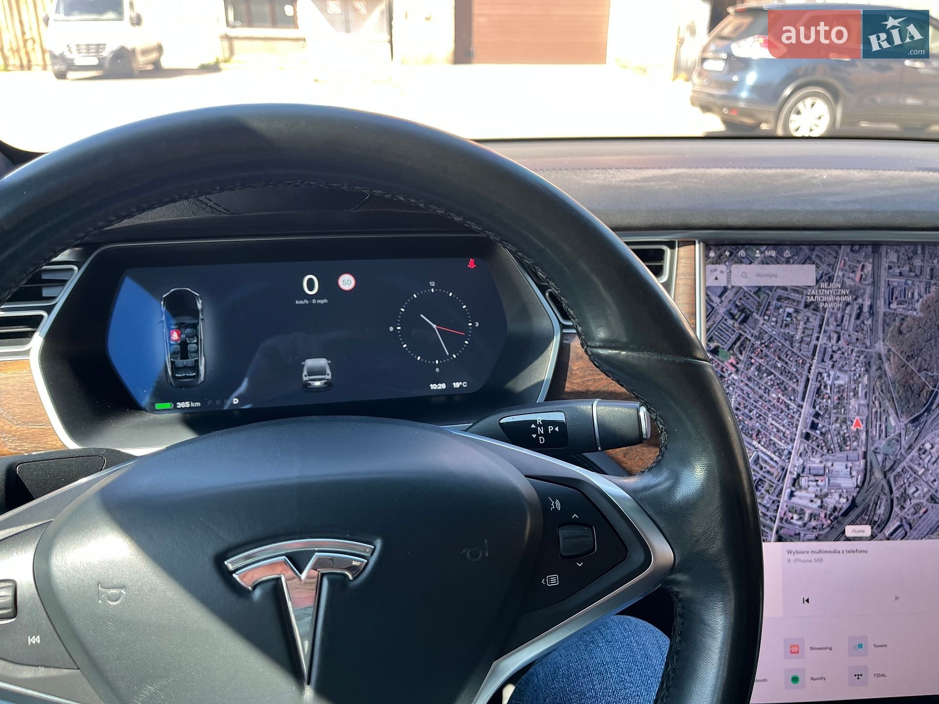 Tesla Model X 2017 VIN 5YJXCBE22HF055641 фото оголошення 14 з 28