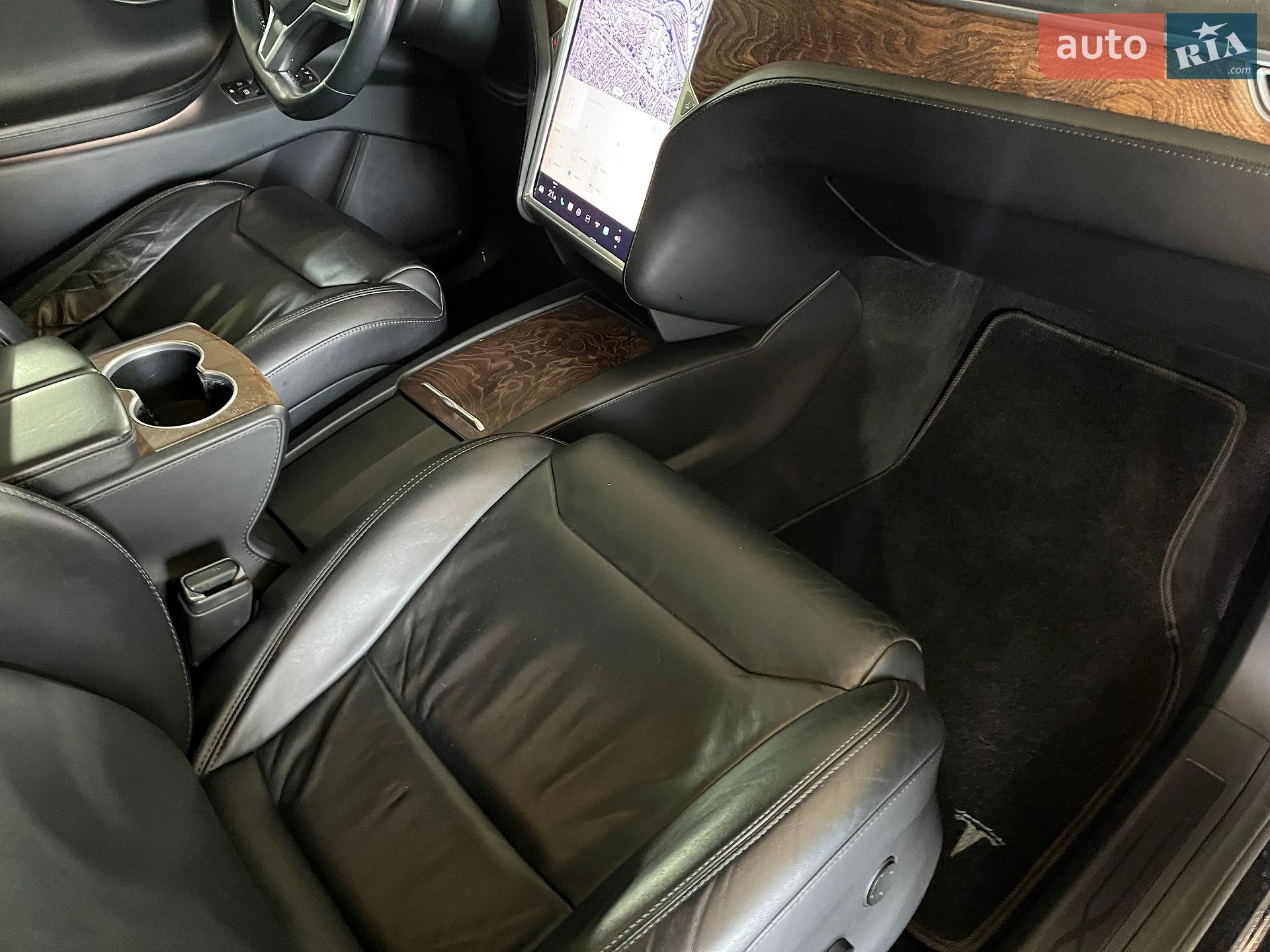 Tesla Model X 2017 VIN 5YJXCBE22HF055641 фото оголошення 22 з 28