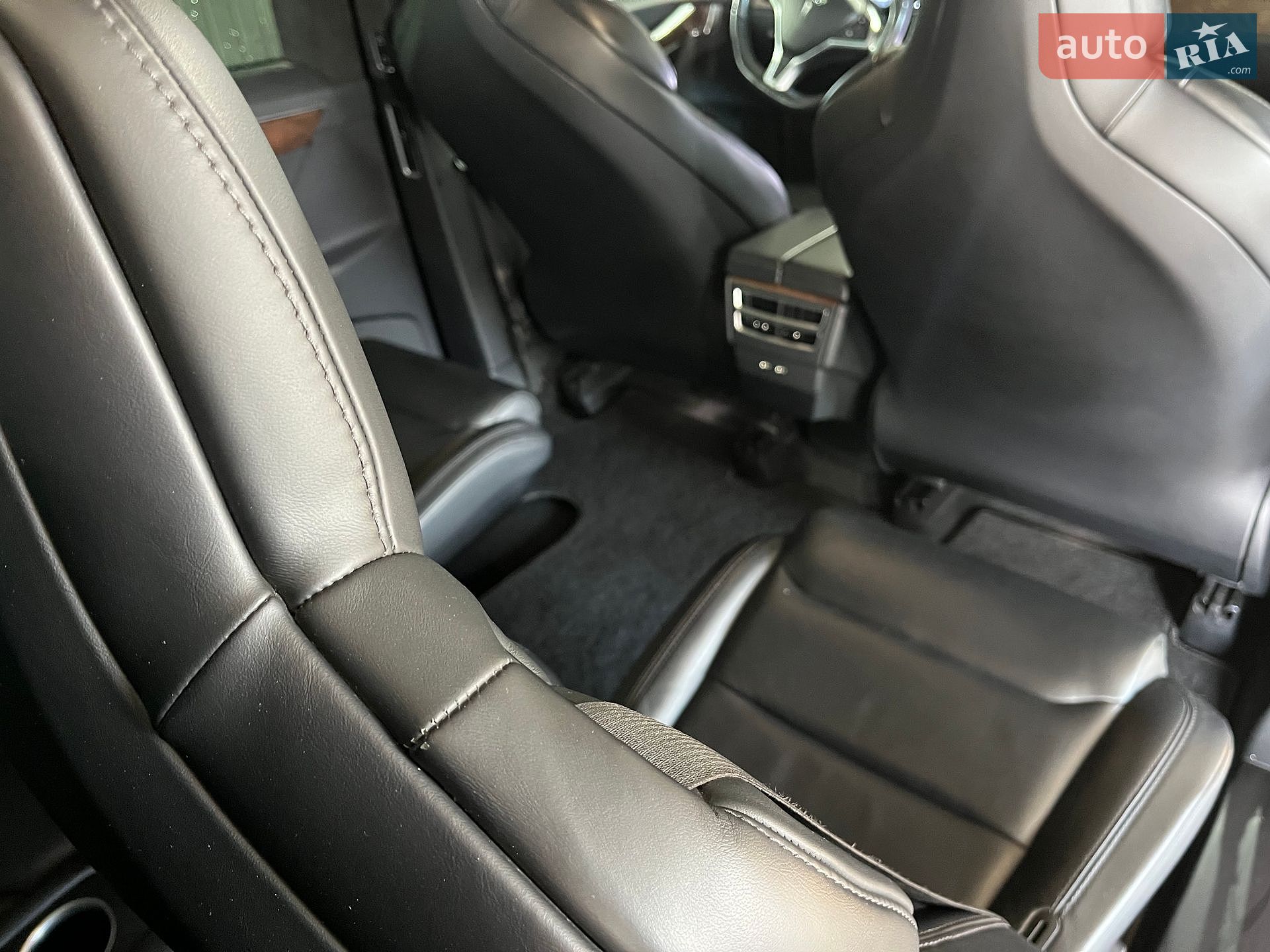 Tesla Model X 2017 VIN 5YJXCBE22HF055641 фото оголошення 23 з 28