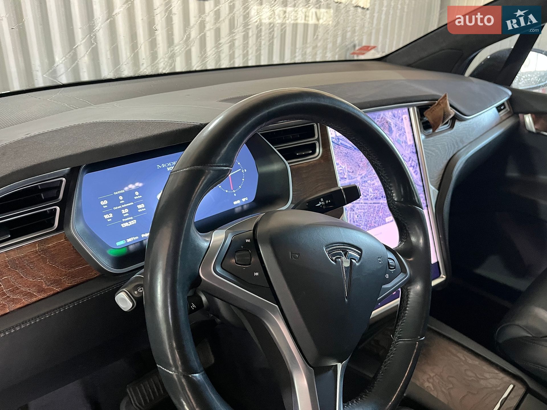 Tesla Model X 2017 VIN 5YJXCBE22HF055641 фото оголошення 28 з 28