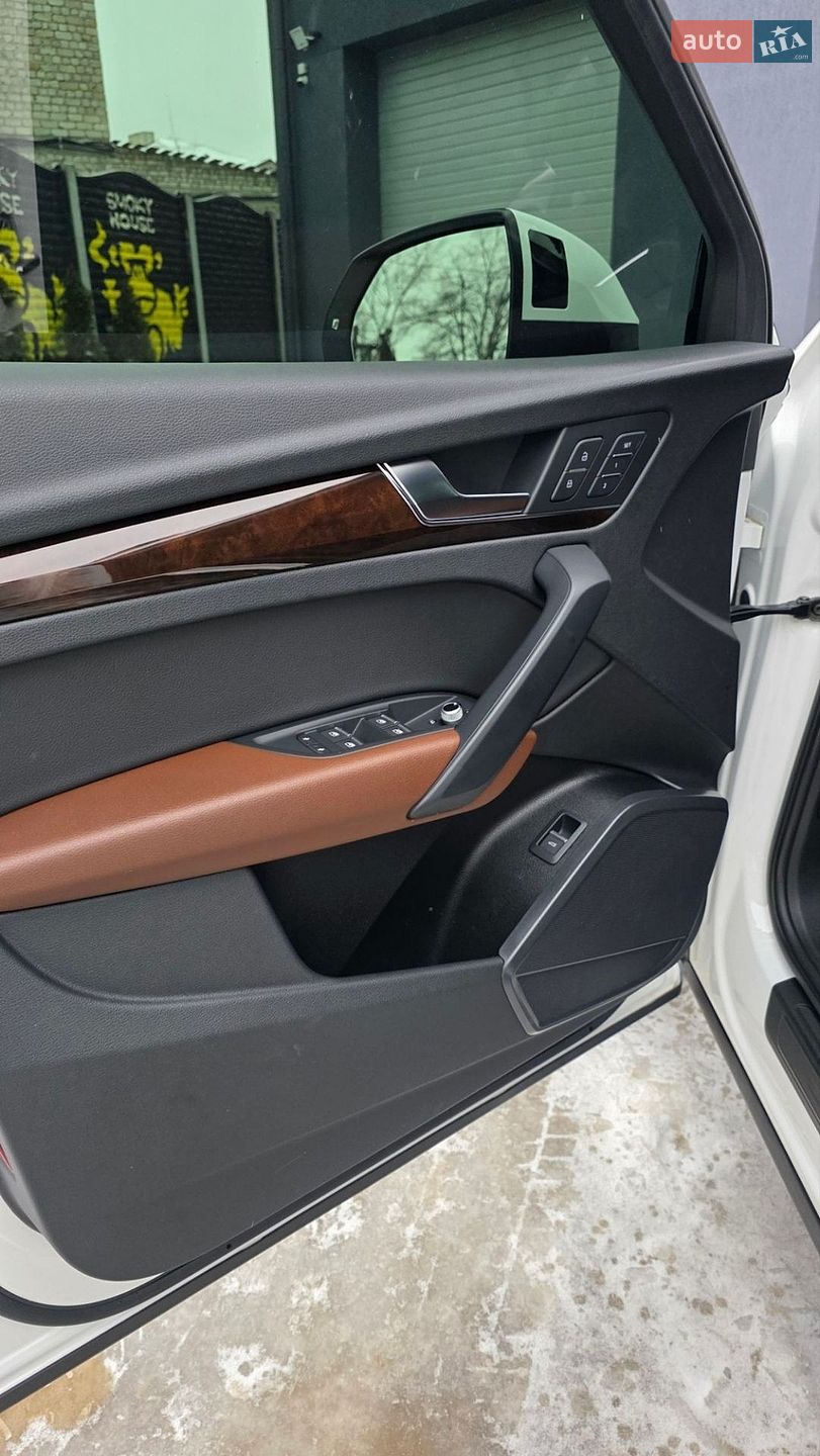 Audi Q5 2020 VIN WA1ANAFY0L2070755 фото оголошення 7 з 9