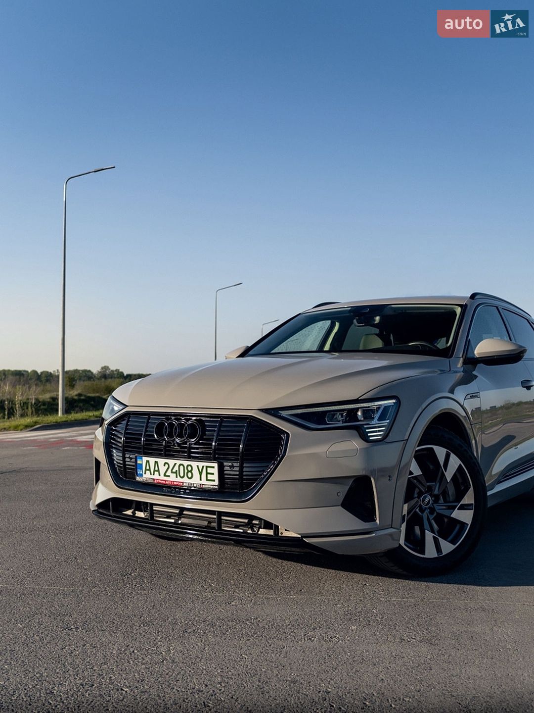 Audi e-tron 2021 VIN WA1AAAGEXMB037098 фото оголошення 3 з 17