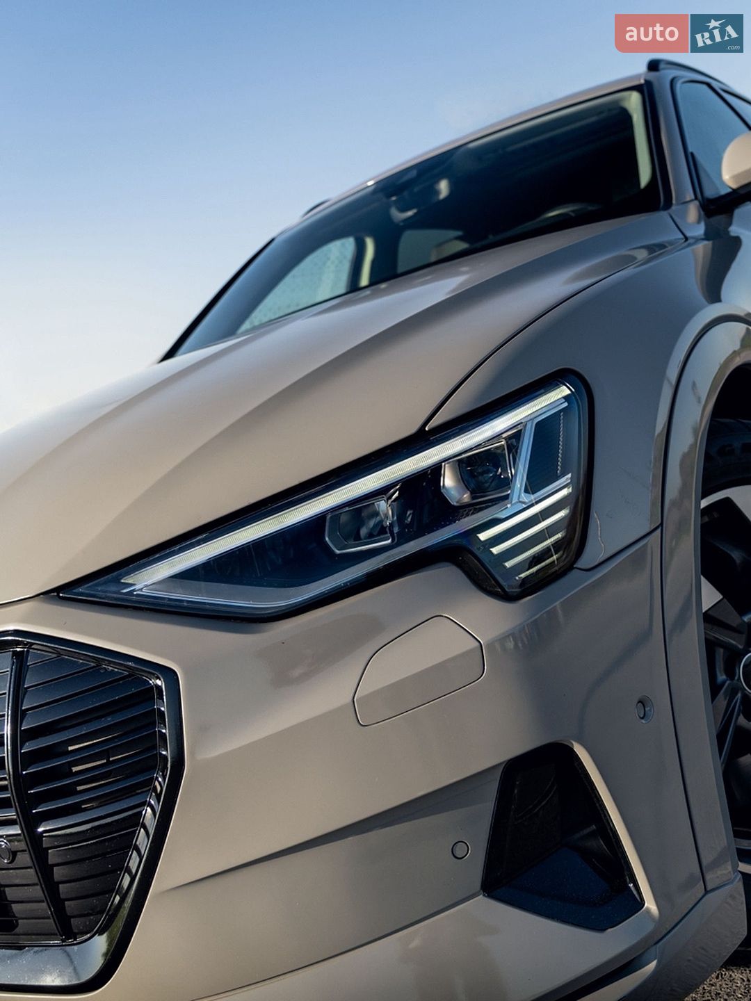 Audi e-tron 2021 VIN WA1AAAGEXMB037098 фото оголошення 4 з 17