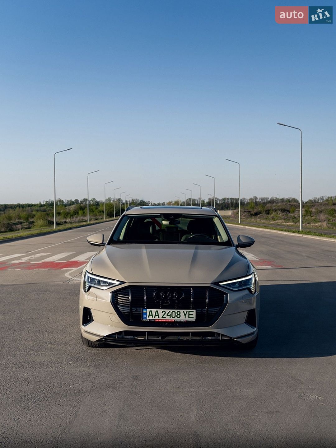 Audi e-tron 2021 VIN WA1AAAGEXMB037098 фото оголошення 7 з 17