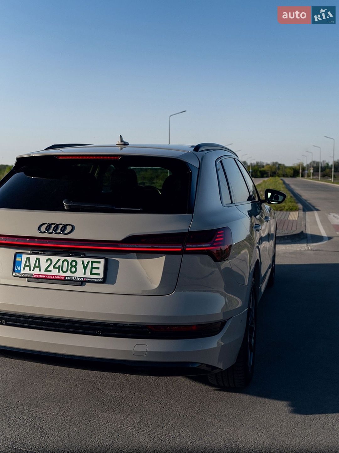 Audi e-tron 2021 VIN WA1AAAGEXMB037098 фото оголошення 10 з 17