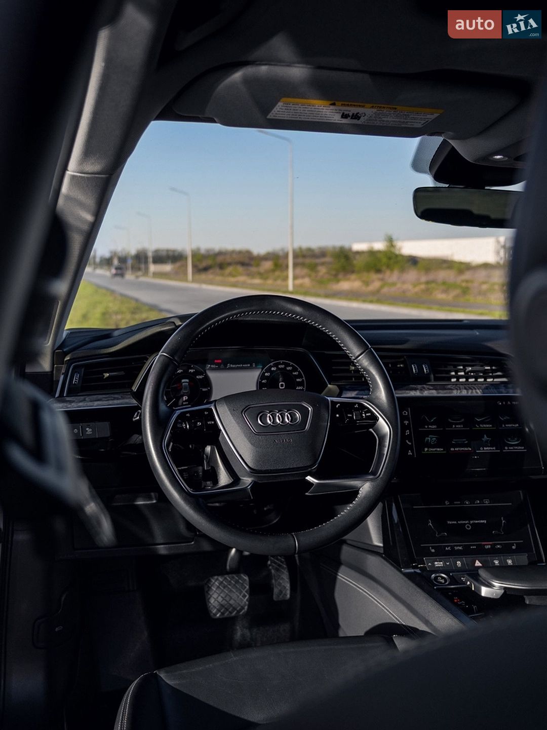 Audi e-tron 2021 VIN WA1AAAGEXMB037098 фото оголошення 14 з 17