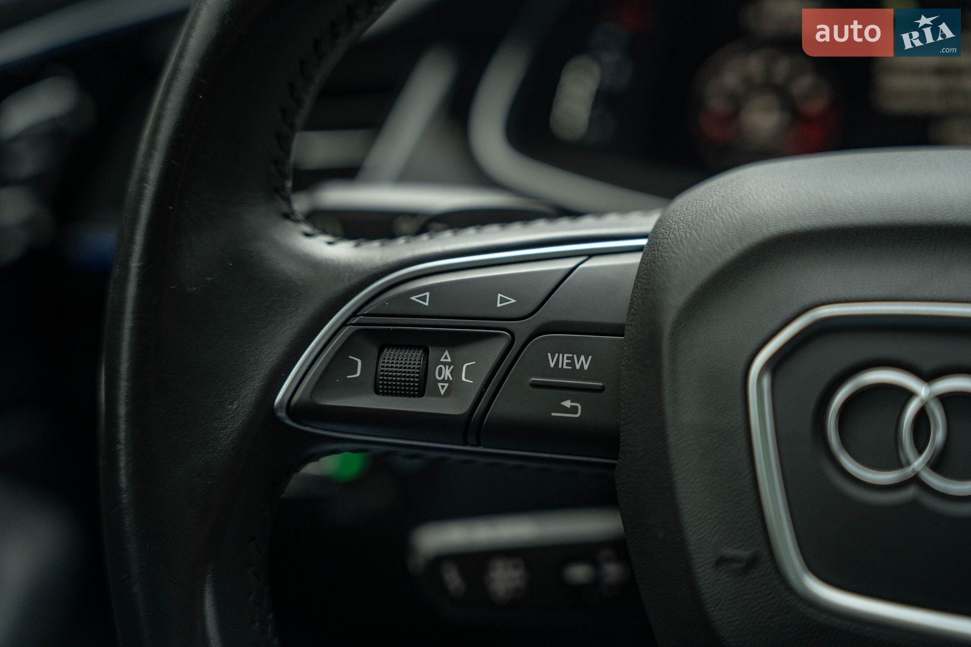 Audi Q7 2017 VIN WA1VAAF73HD000313 фото оголошення 19 з 36