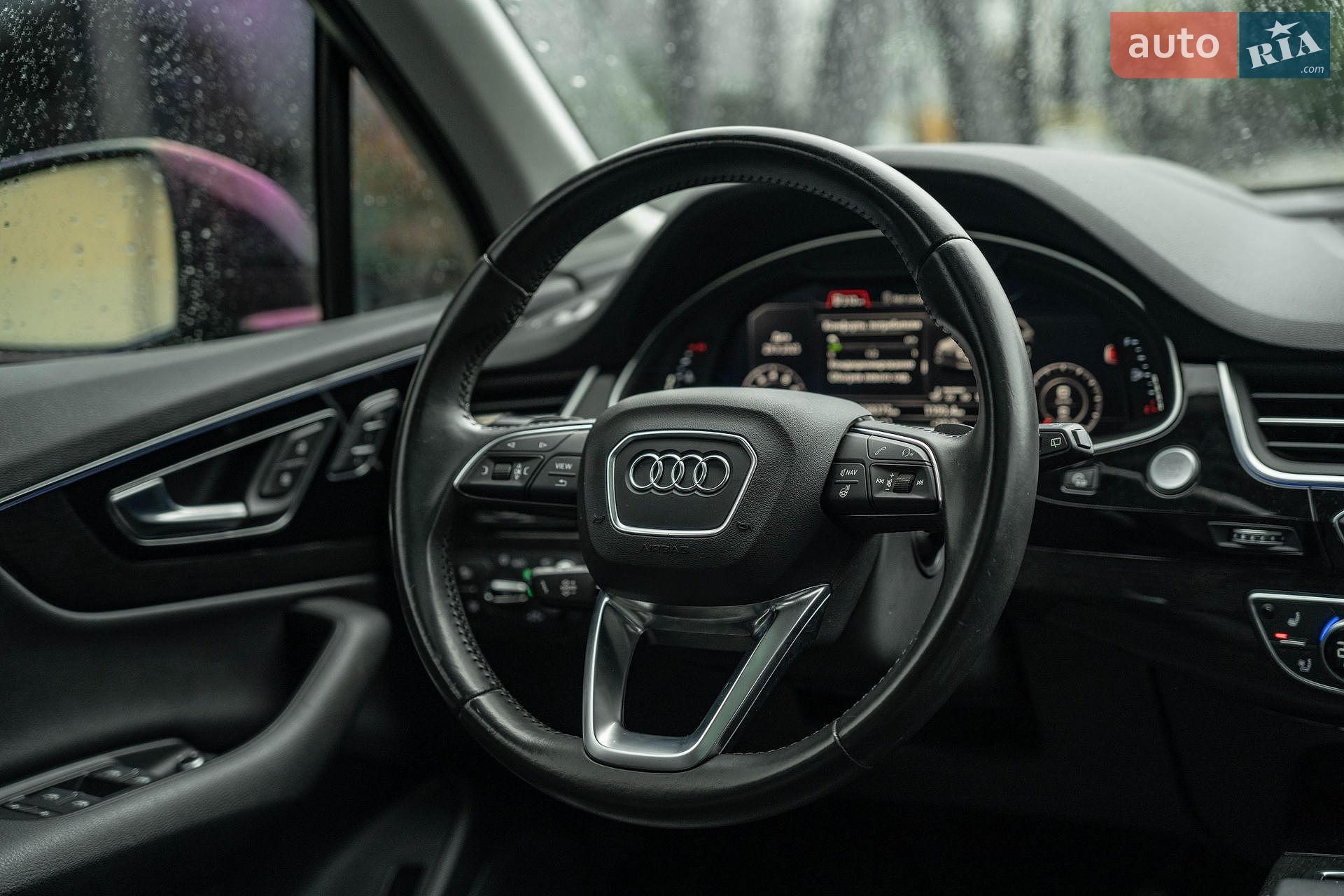 Audi Q7 2017 VIN WA1VAAF73HD000313 фото оголошення 24 з 36