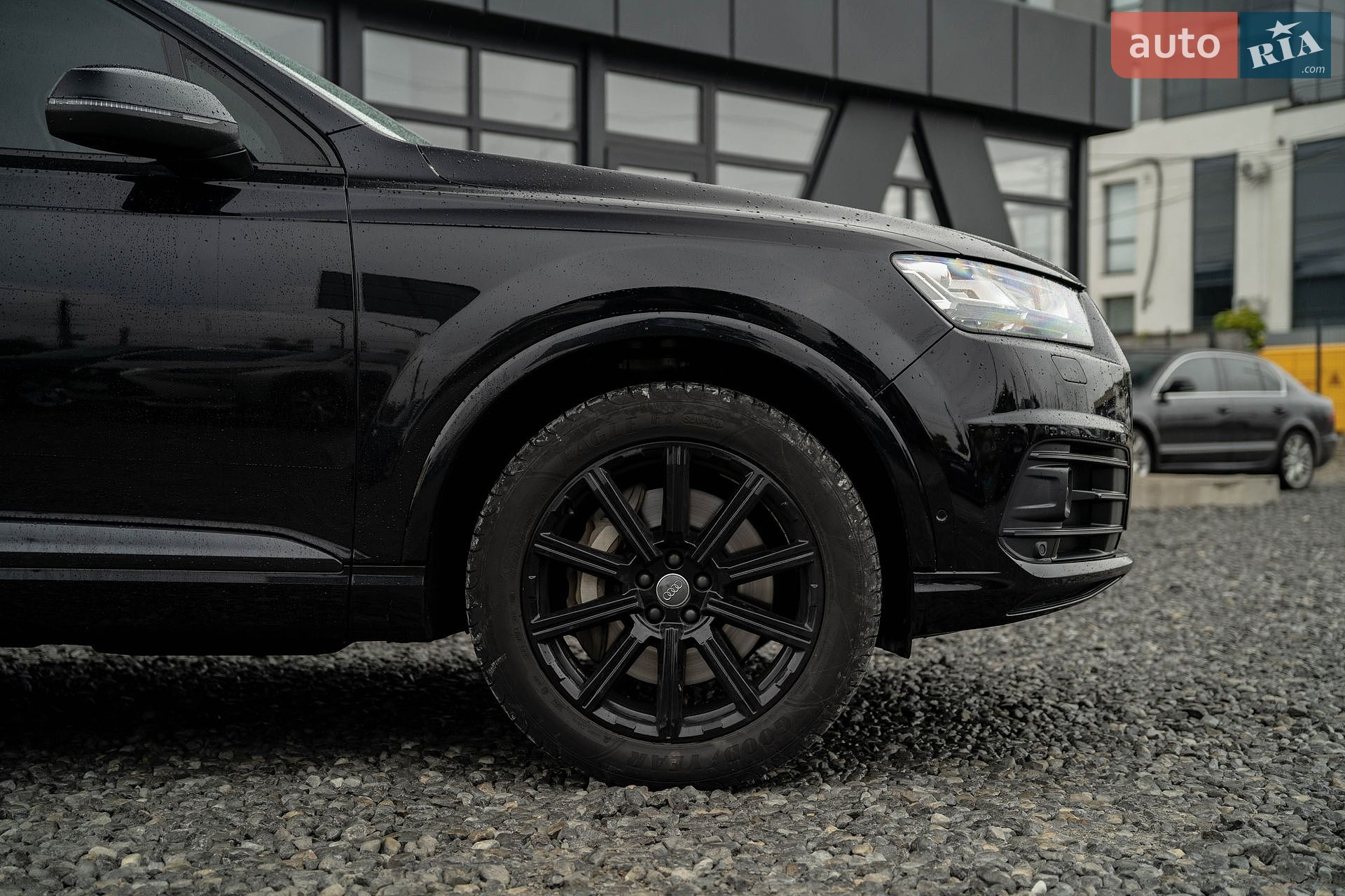 Audi Q7 2017 VIN WA1VAAF73HD000313 фото оголошення 33 з 36