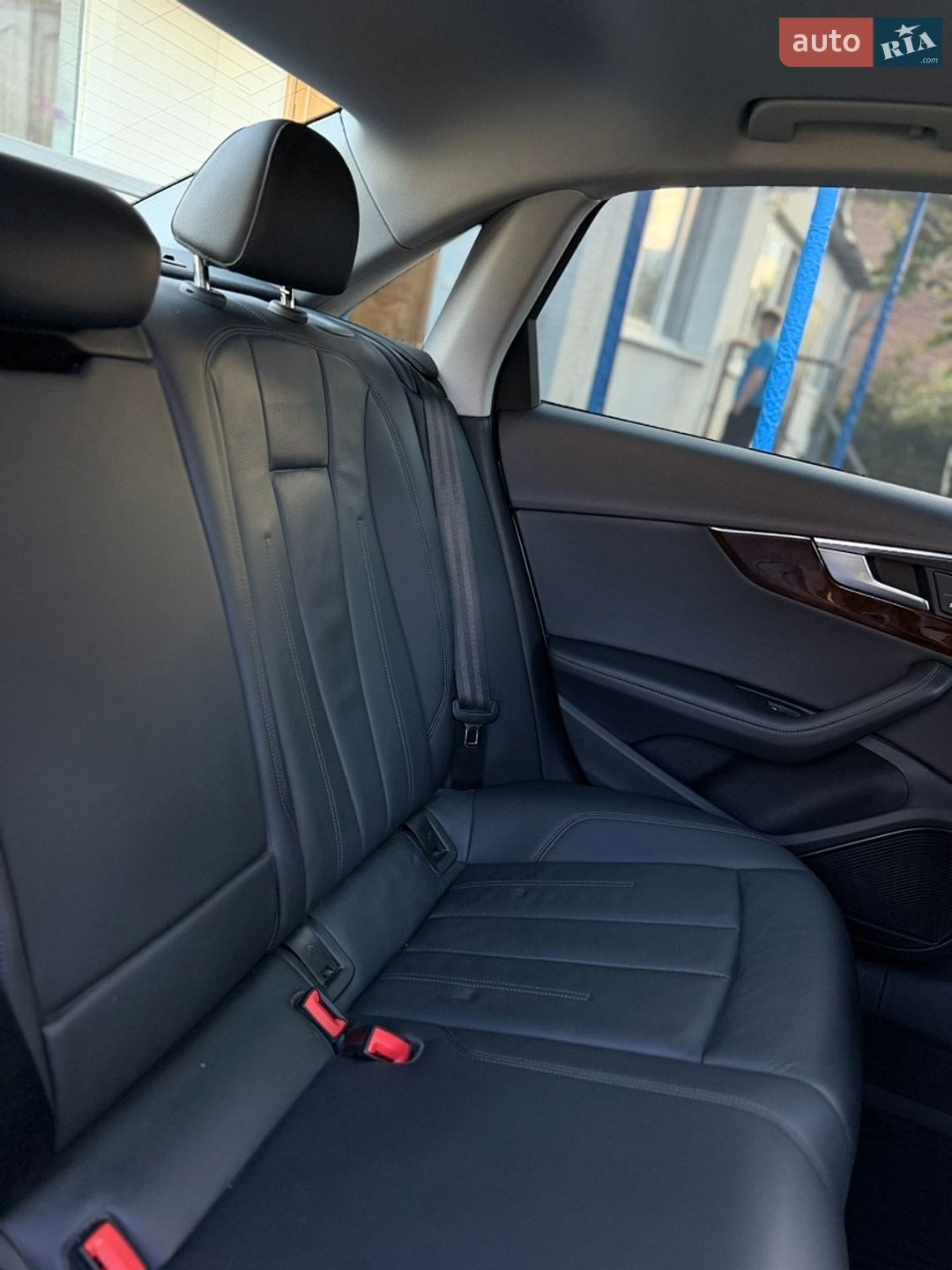 Audi A4 2019 VIN WAUENAF42KA095582 фото оголошення 22 з 28