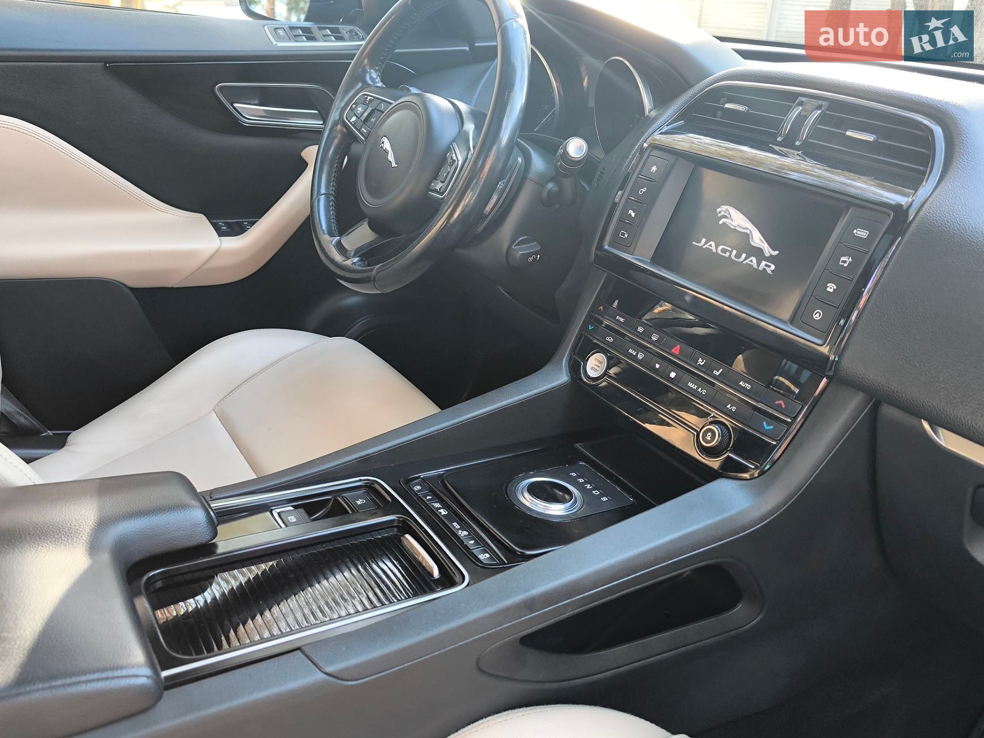 Jaguar F-Pace 2017 VIN SADCJ2FX4JA270956 фото оголошення 13 з 35