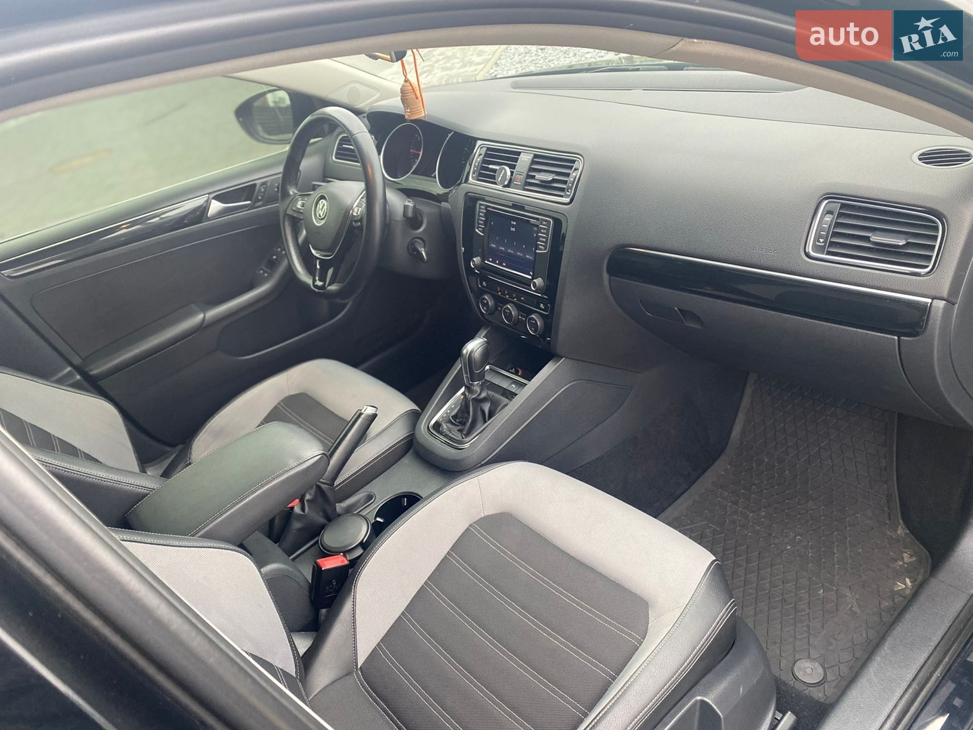 Volkswagen Jetta 2016 VIN WVWZZZ16ZGM009620 фото оголошення 2 з 14