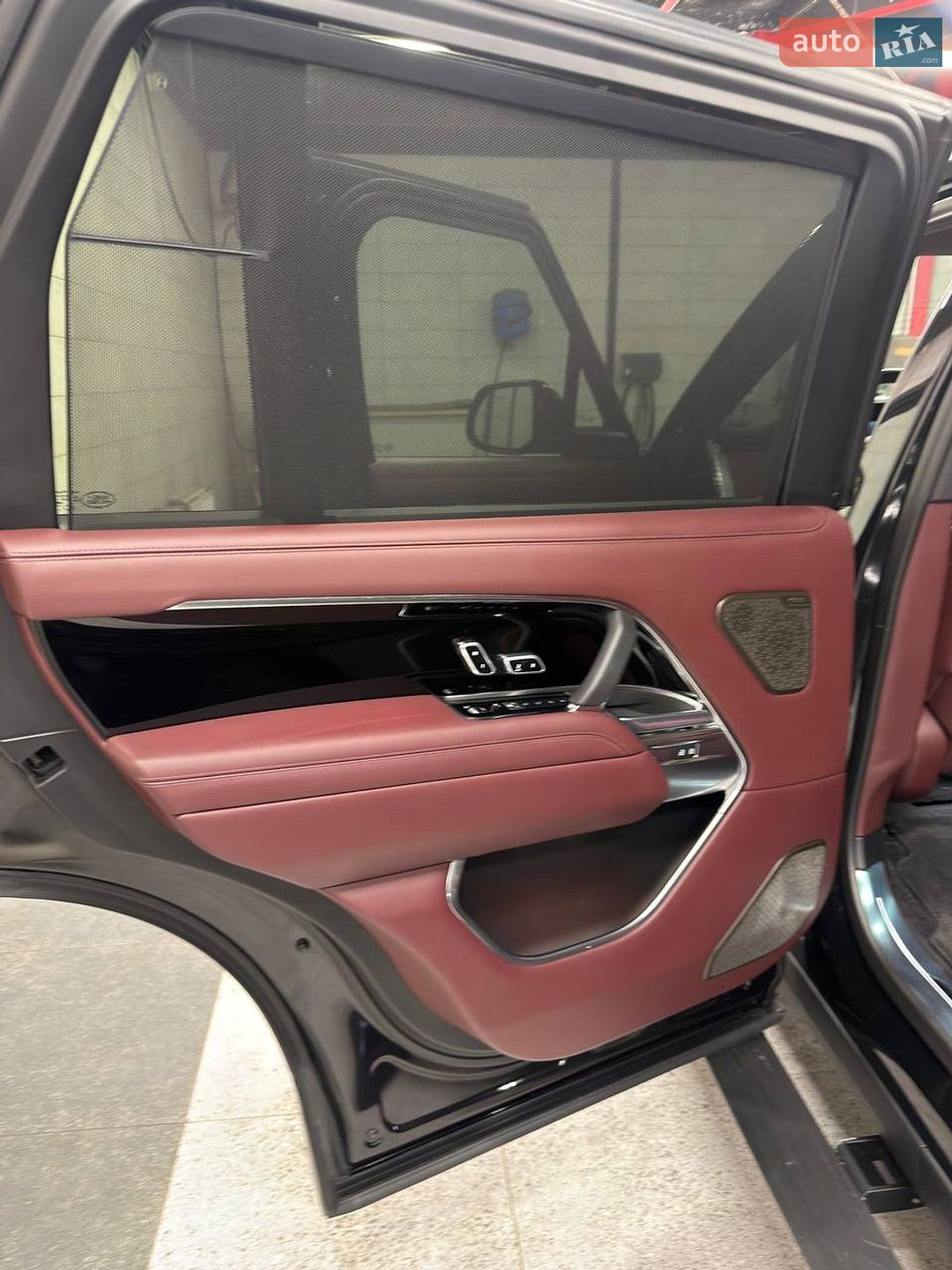 Land Rover Range Rover 2024 VIN SALKABB98RA244850 фото оголошення 9 з 24