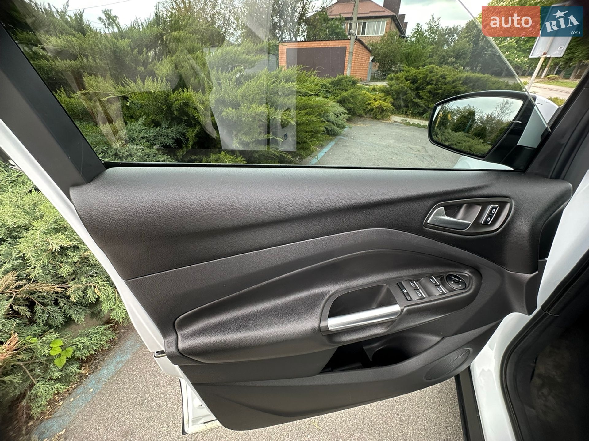 Ford Kuga 2015 VIN WF0AXXWPMAFJ75460 фото оголошення 4 з 12