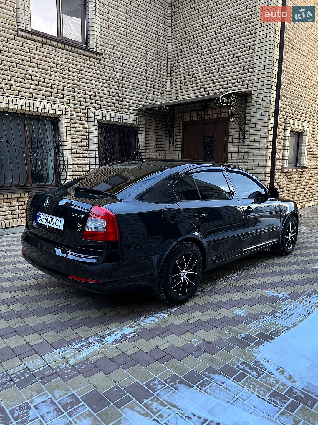 Skoda Octavia 2009 VIN TMBCJ61Z8AC000967 фото оголошення 2 з 14