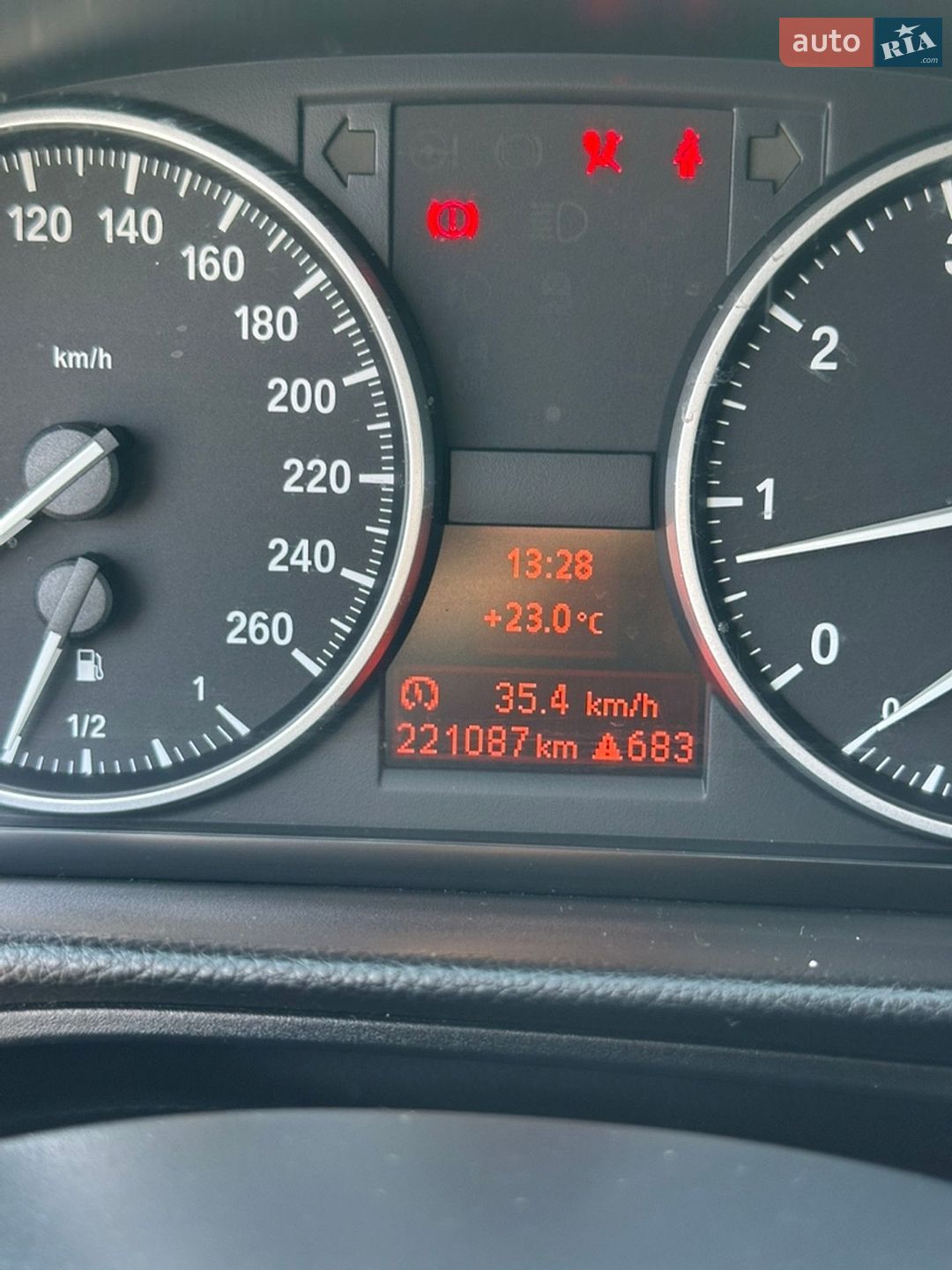 BMW 3 Series 2005 VIN WBAVA51080VA58746 фото оголошення 13 з 22