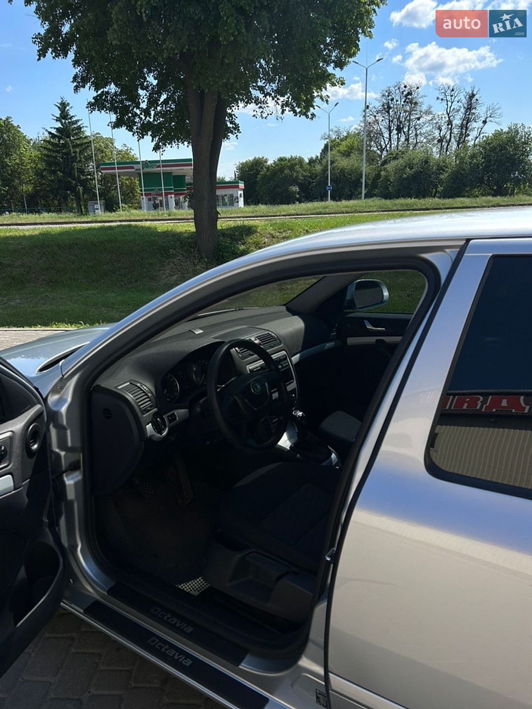 Skoda Octavia 2010 VIN TMBHT61ZXB2038157 фото оголошення 11 з 16