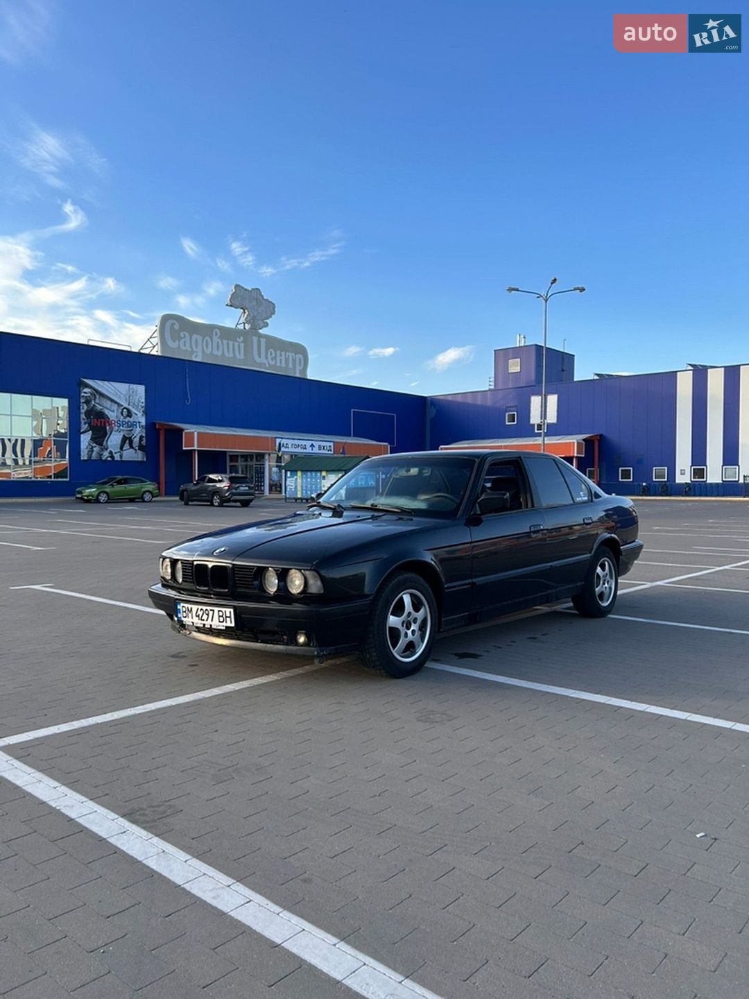 BMW 5 Series 1993 VIN WBAHB510X0GG31001 фото оголошення 2 з 15