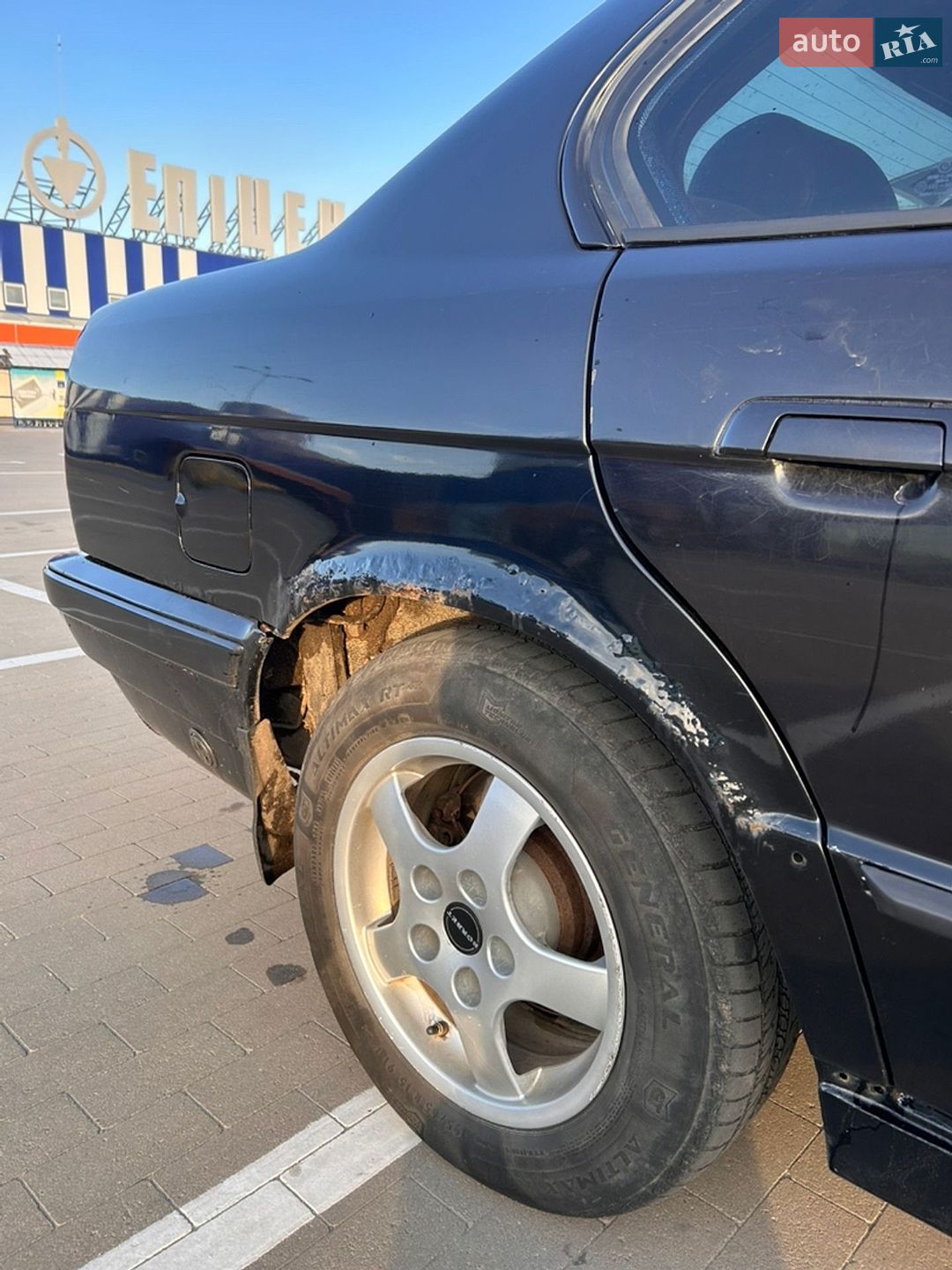 BMW 5 Series 1993 VIN WBAHB510X0GG31001 фото оголошення 3 з 15