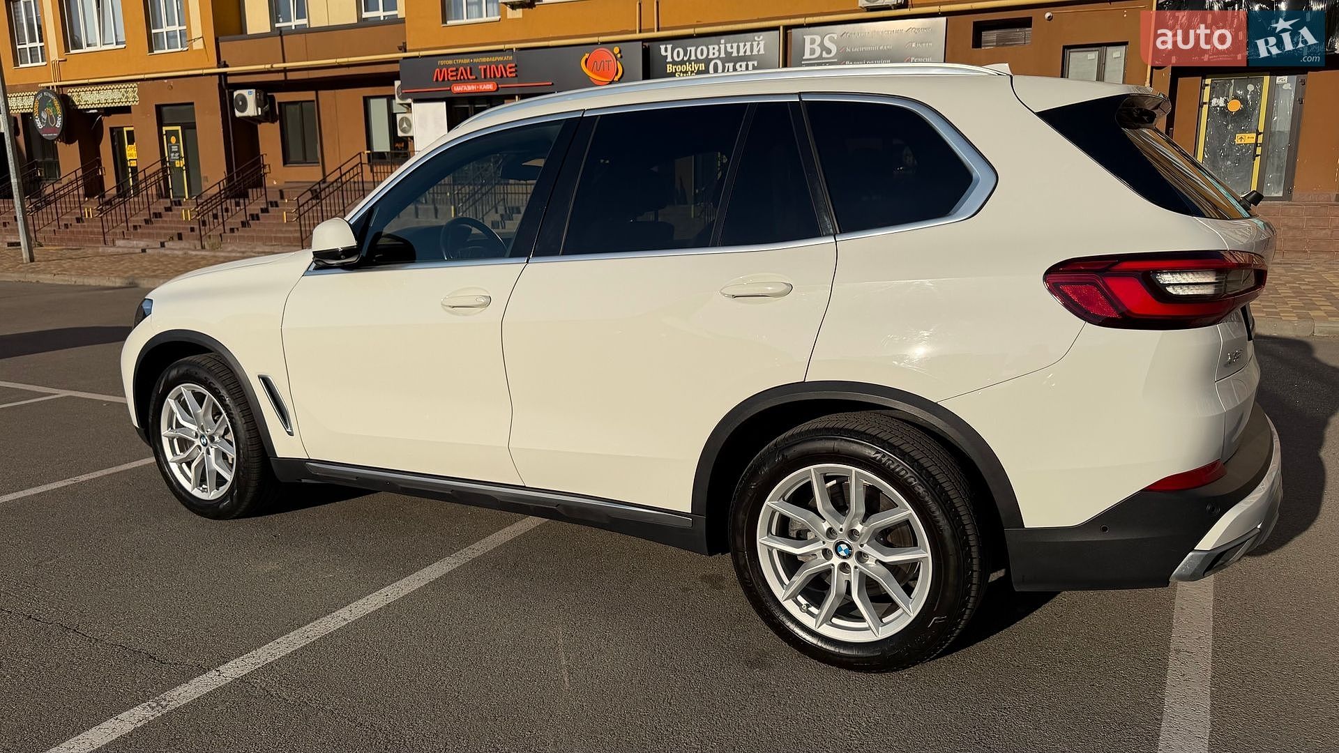 BMW X5 2020 VIN 5UXCR4C06LLE30660 фото оголошення 3 з 15