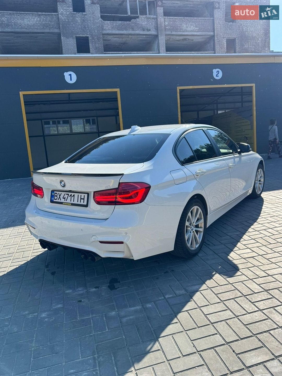 BMW 3 Series 2018 VIN WBA8E1G56JNU93177 фото оголошення 4 з 11