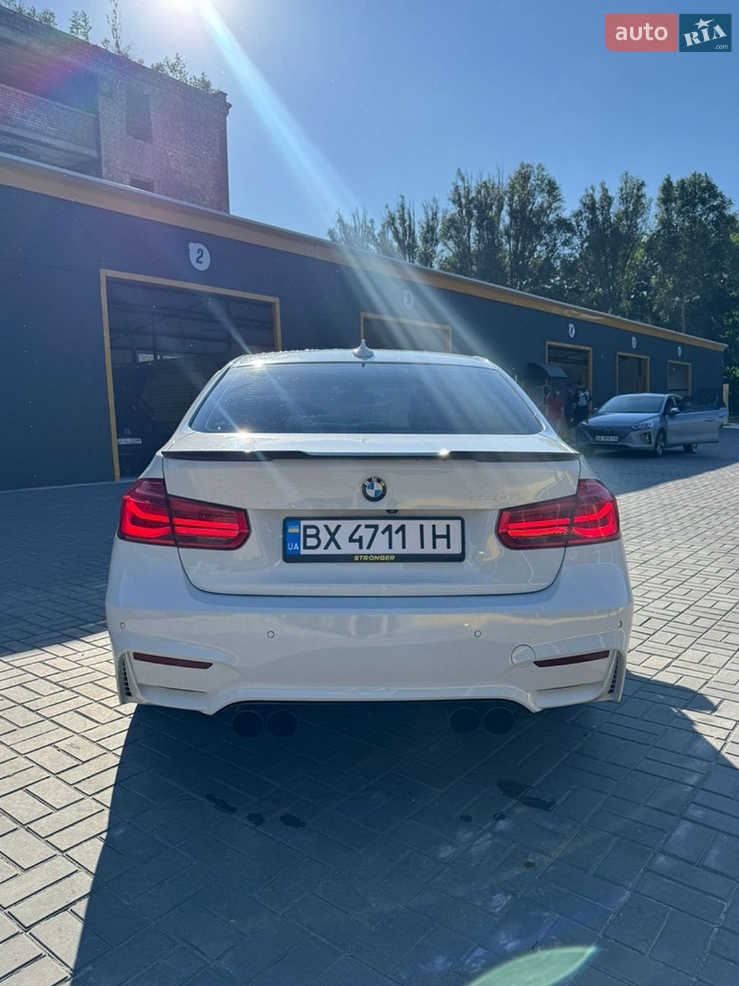 BMW 3 Series 2018 VIN WBA8E1G56JNU93177 фото оголошення 5 з 11