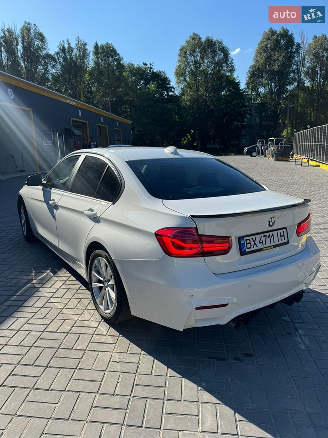BMW 3 Series 2018 VIN WBA8E1G56JNU93177 фото оголошення 6 з 11