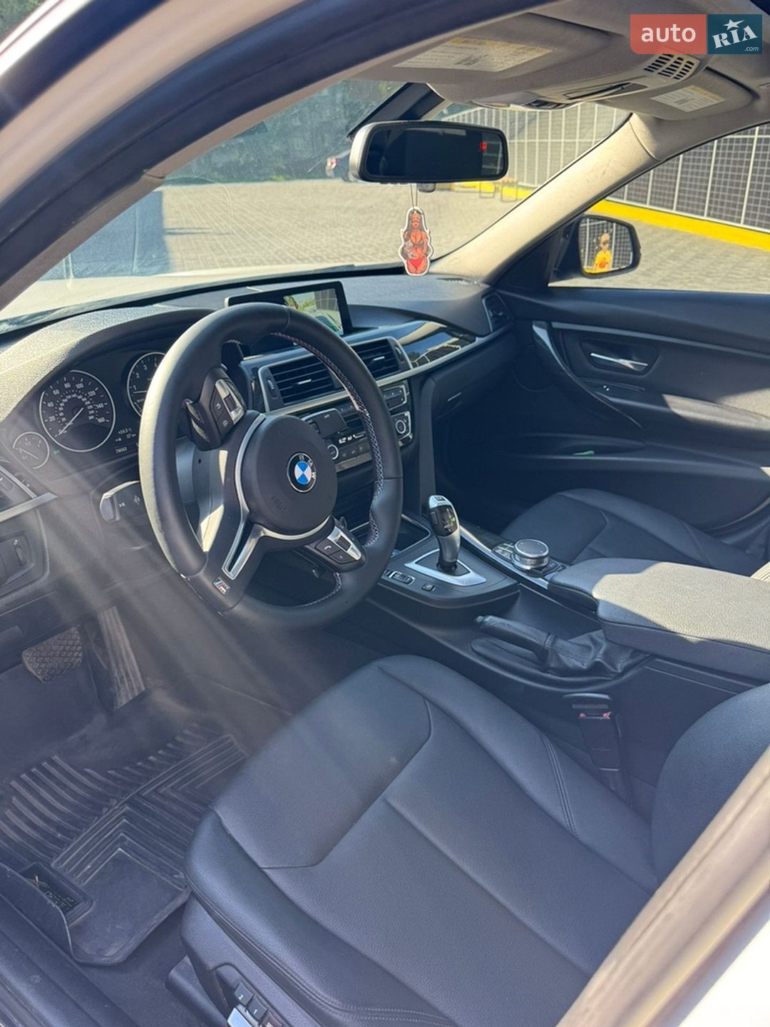 BMW 3 Series 2018 VIN WBA8E1G56JNU93177 фото оголошення 8 з 11