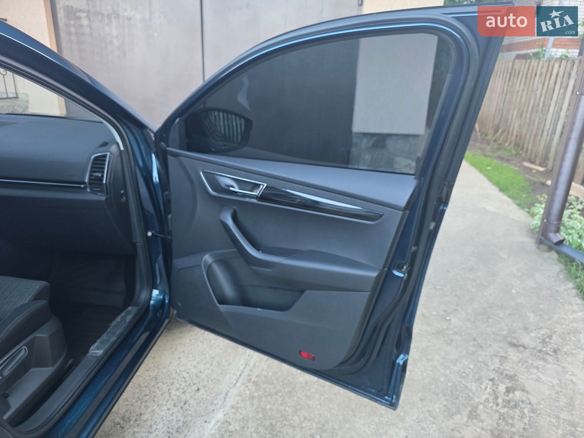 Skoda Karoq 2020 VIN TMBLM6NU4MB200003 фото оголошення 4 з 20