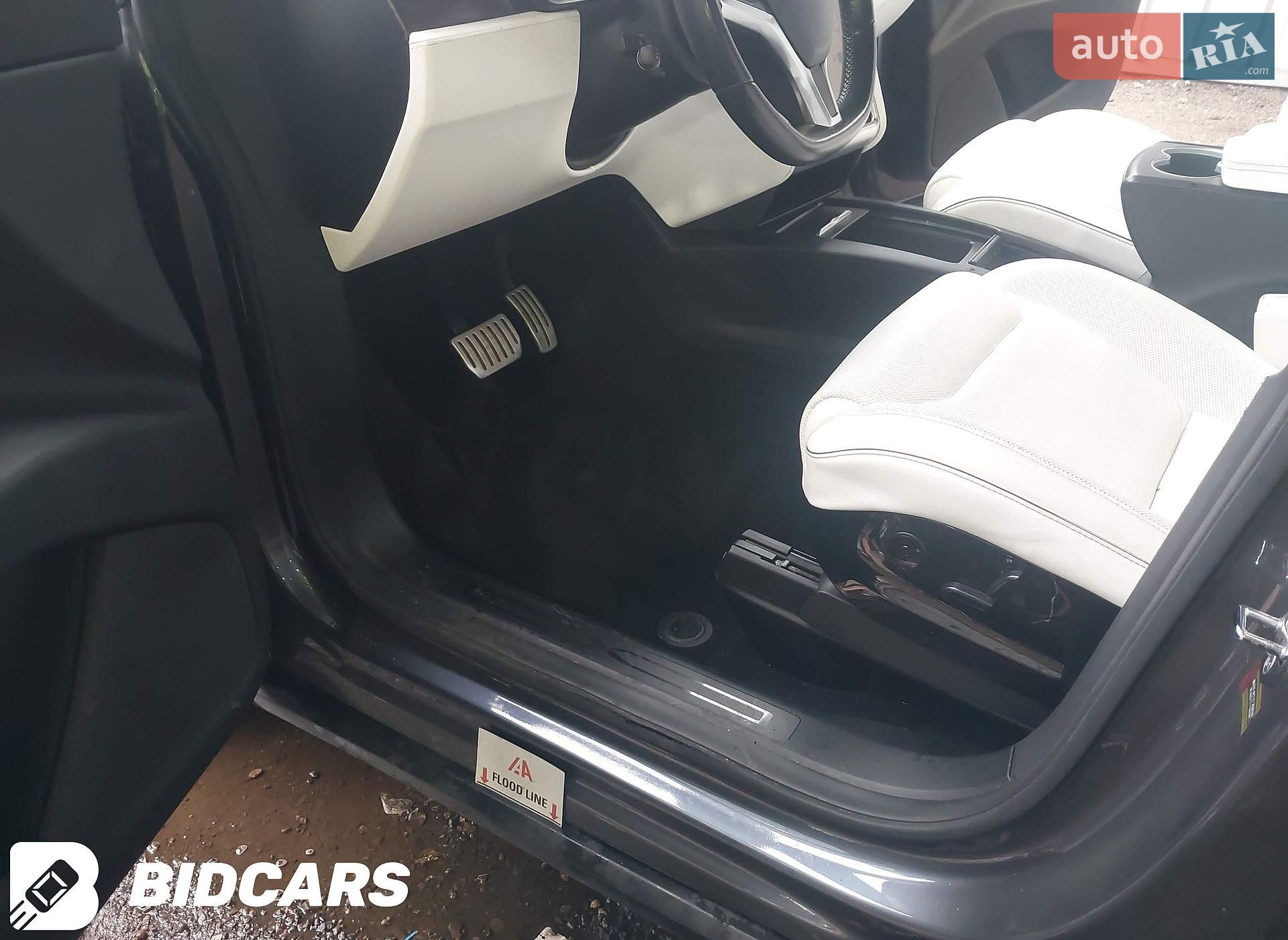 Tesla Model X 2016 VIN 5YJXCAE45GF001468 фото оголошення 21 з 24