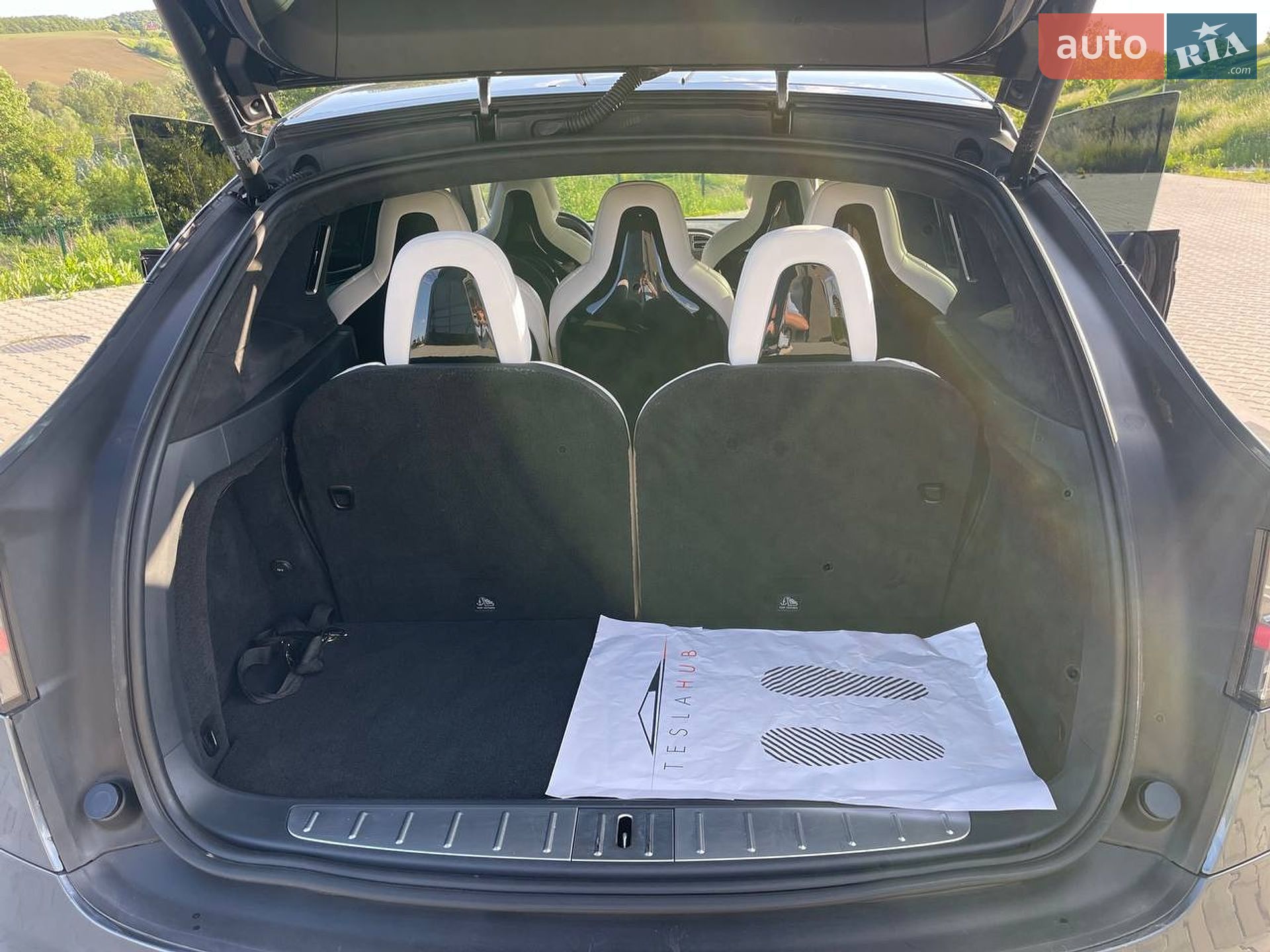 Tesla Model X 2016 VIN 5YJXCAE45GF001468 фото оголошення 14 з 24