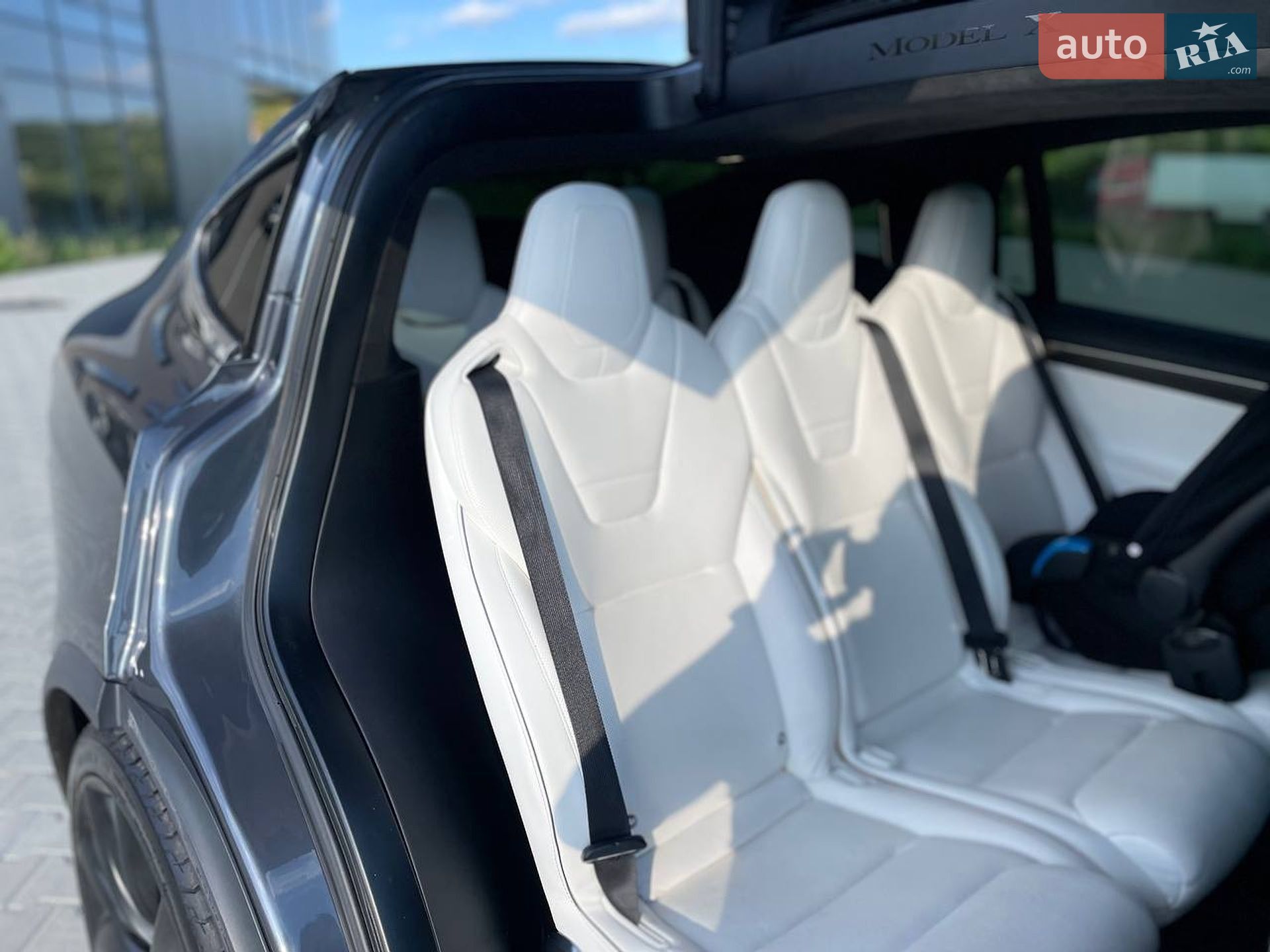 Tesla Model X 2016 VIN 5YJXCAE45GF001468 фото оголошення 12 з 24