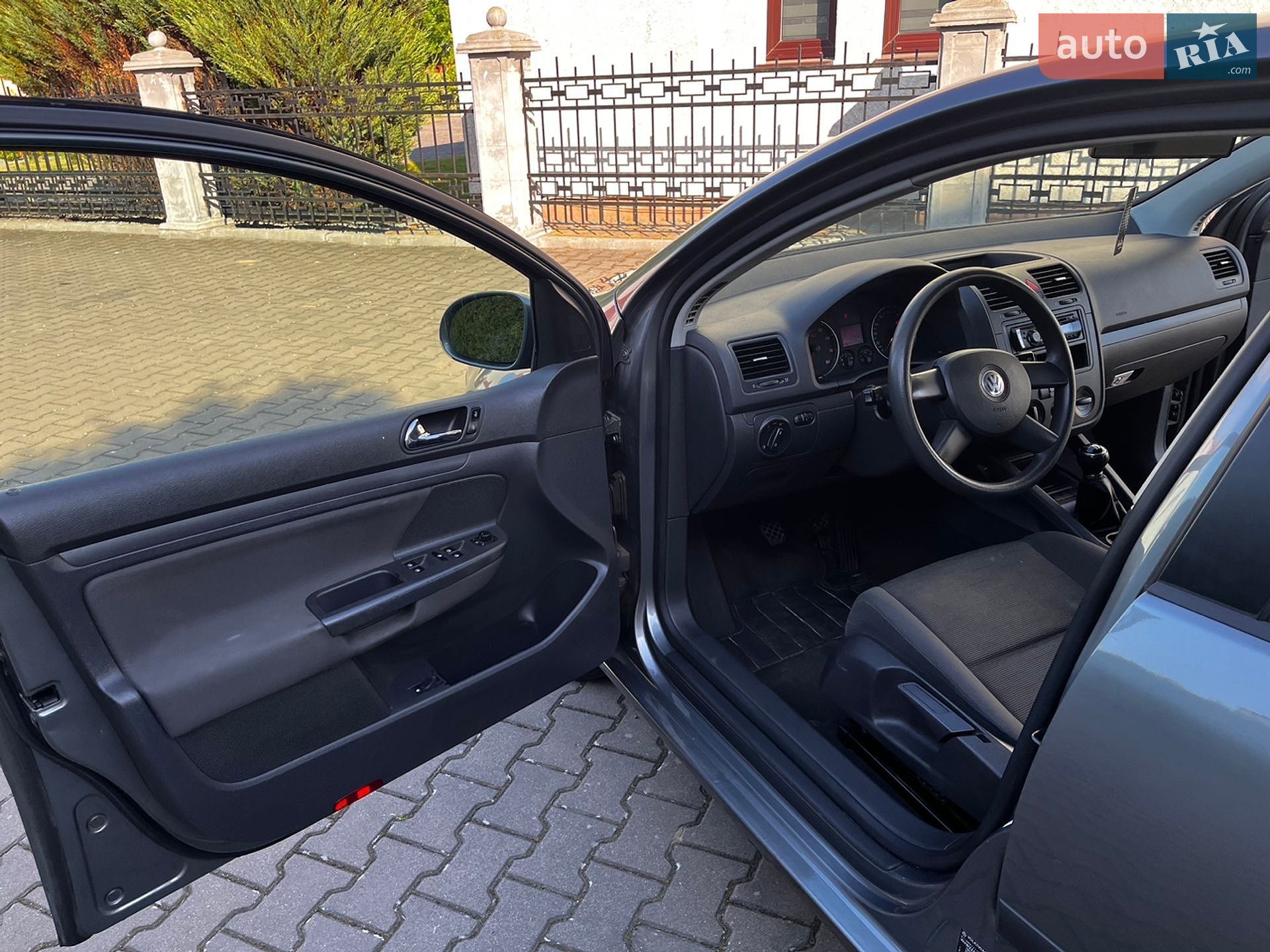 Volkswagen Golf 2004 VIN WVWZZZ1KZ5W099981 фото оголошення 4 з 9