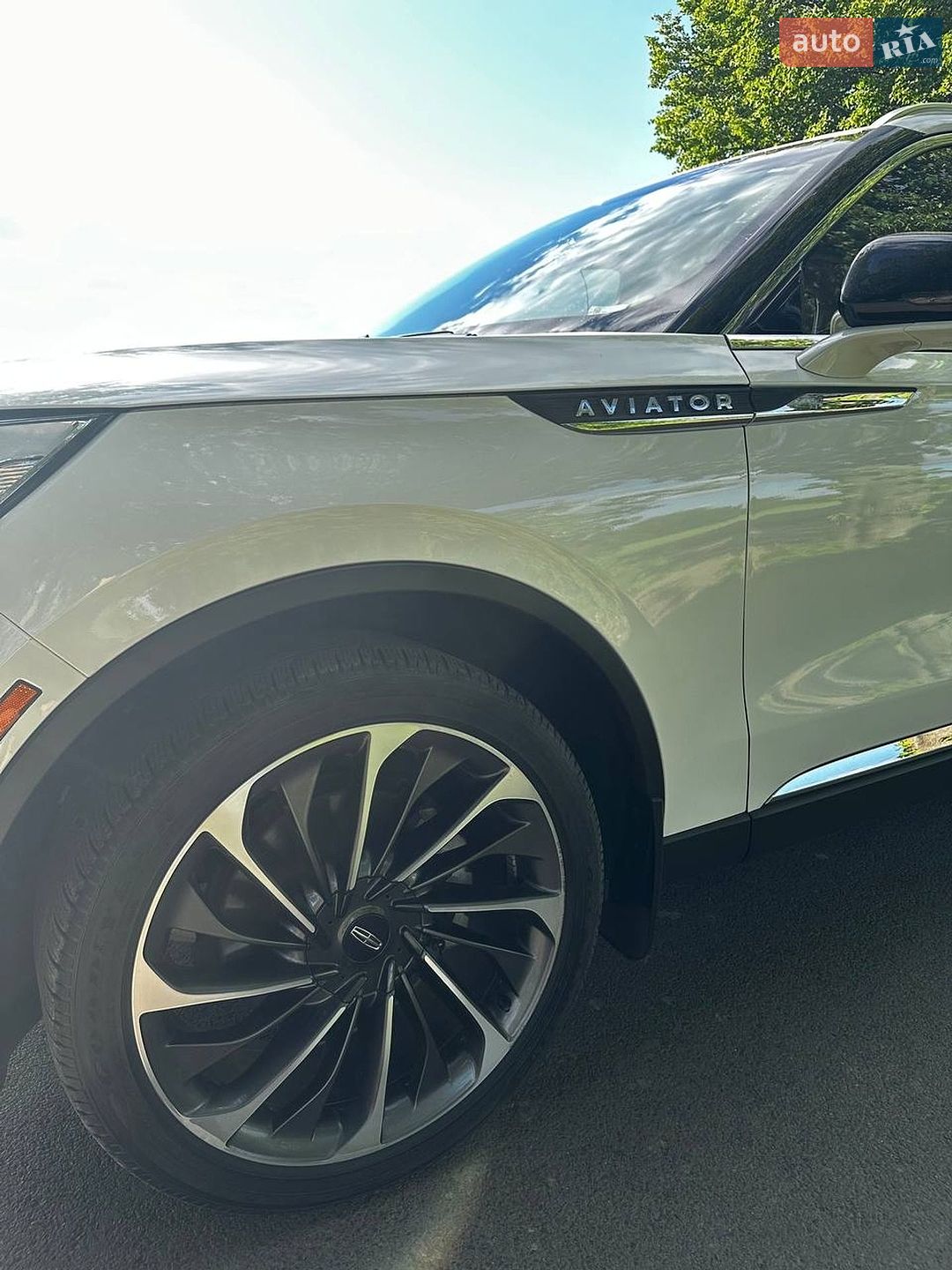 Lincoln Aviator 2021 VIN 5LM5J7XC6MGL18545 фото оголошення 5 з 13