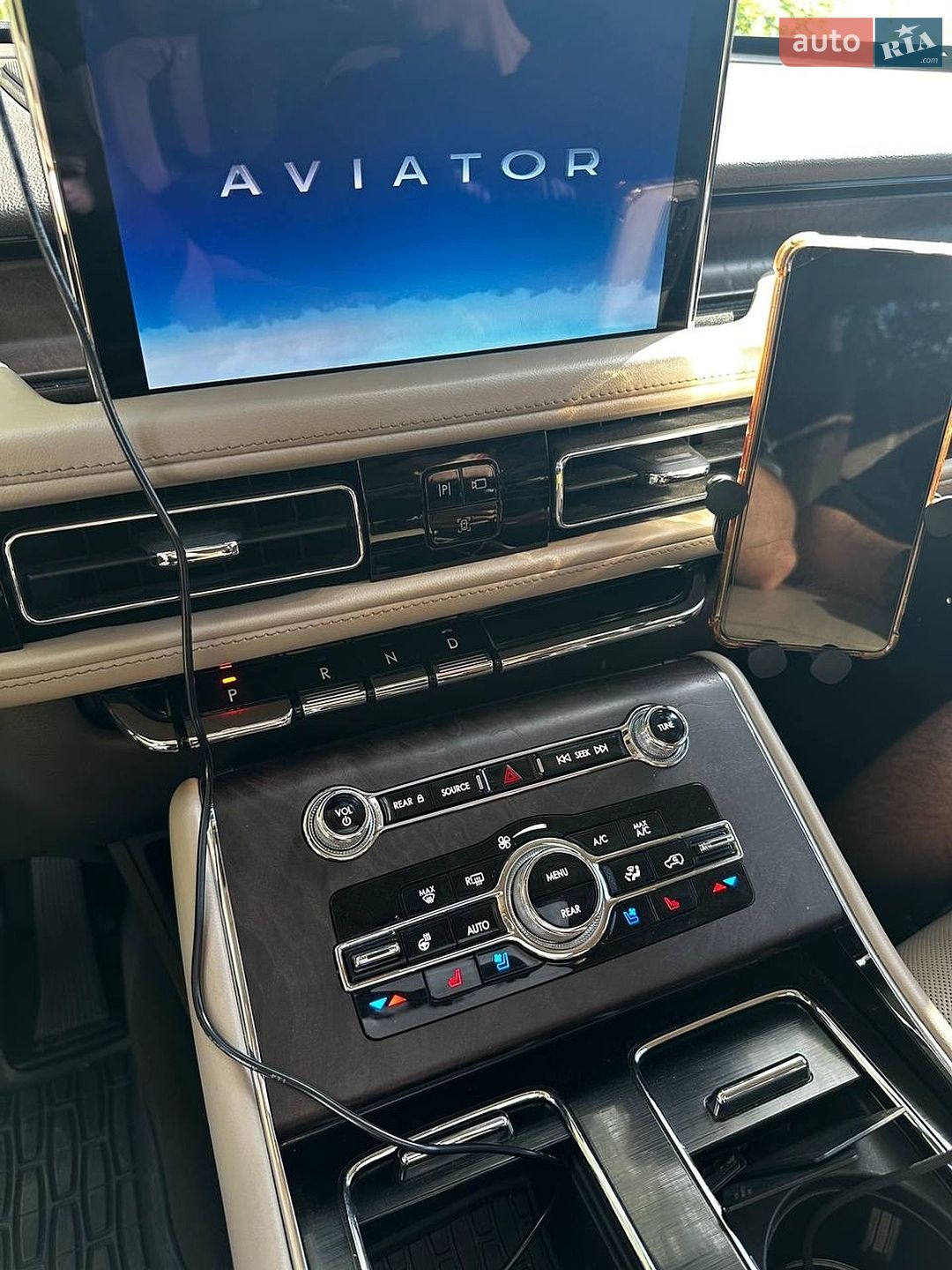Lincoln Aviator 2021 VIN 5LM5J7XC6MGL18545 фото оголошення 12 з 13