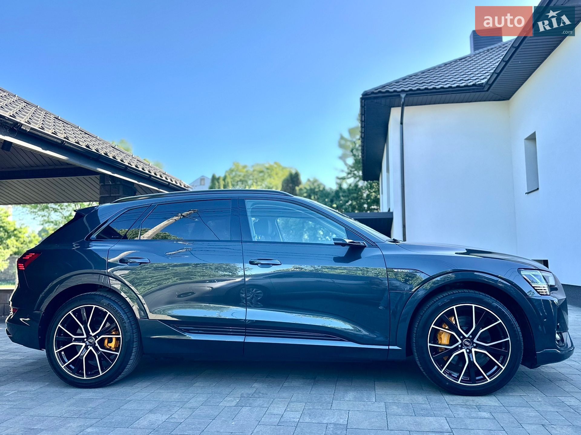 Audi e-tron 2020 VIN WAUZZZGE4LB023984 фото оголошення 4 з 102