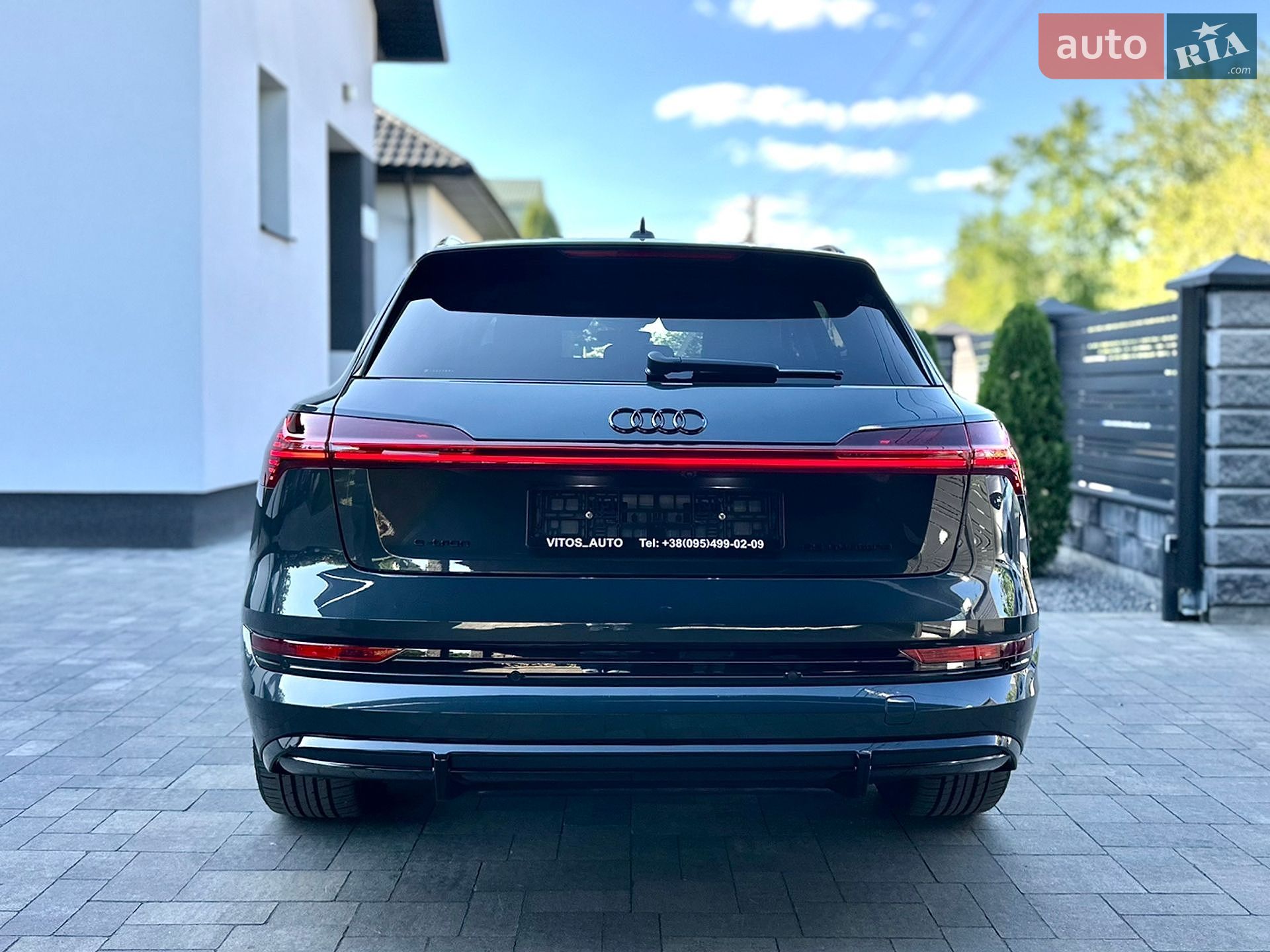 Audi e-tron 2020 VIN WAUZZZGE4LB023984 фото оголошення 9 з 102