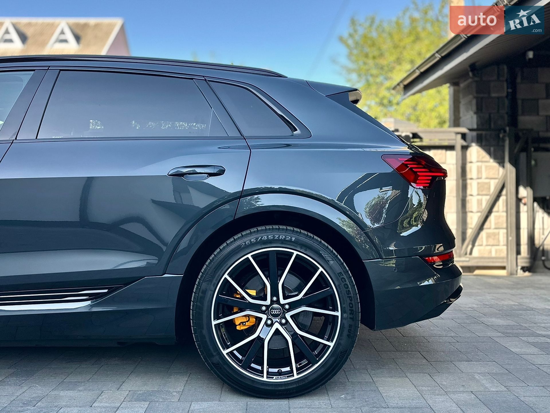 Audi e-tron 2020 VIN WAUZZZGE4LB023984 фото оголошення 13 з 102