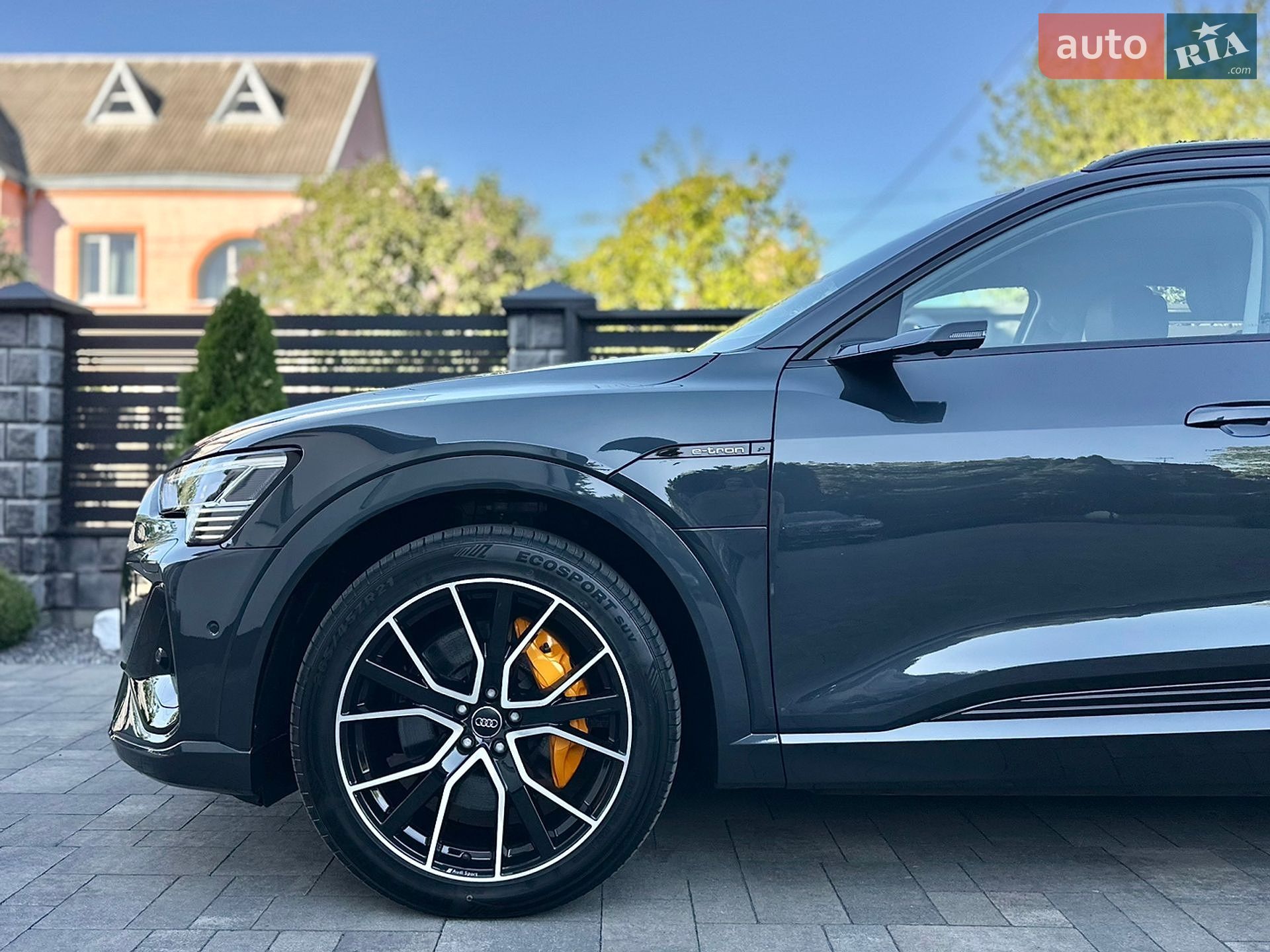 Audi e-tron 2020 VIN WAUZZZGE4LB023984 фото оголошення 15 з 102