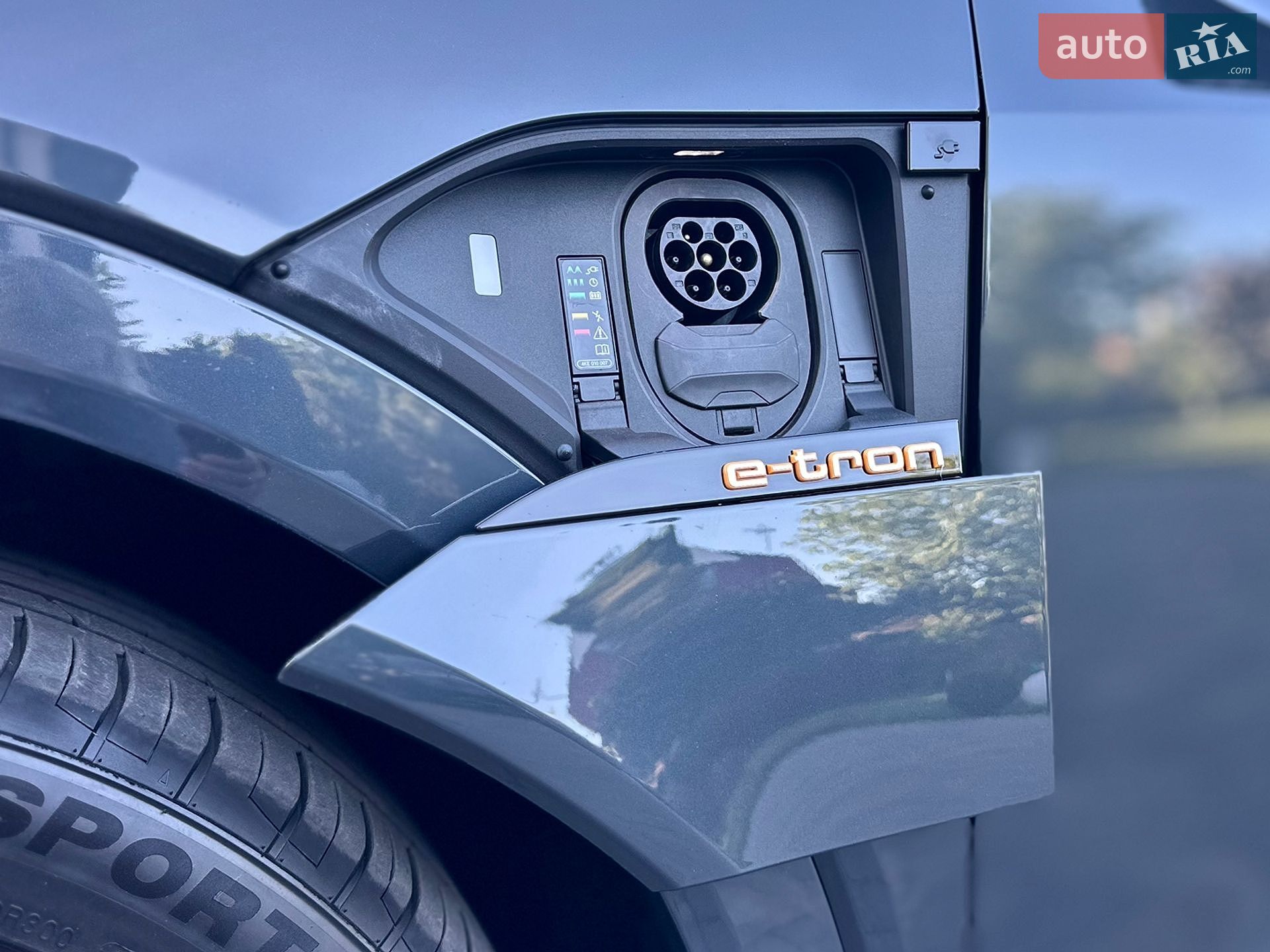 Audi e-tron 2020 VIN WAUZZZGE4LB023984 фото оголошення 28 з 102