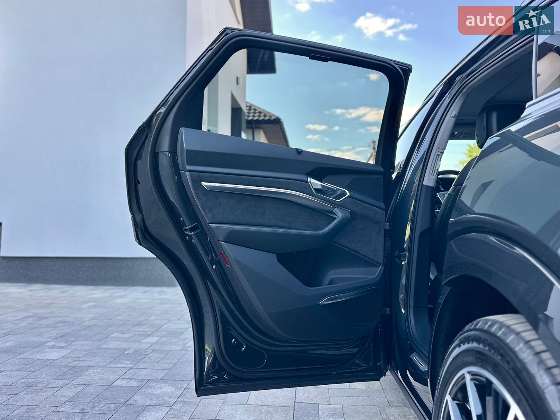 Audi e-tron 2020 VIN WAUZZZGE4LB023984 фото оголошення 75 з 102