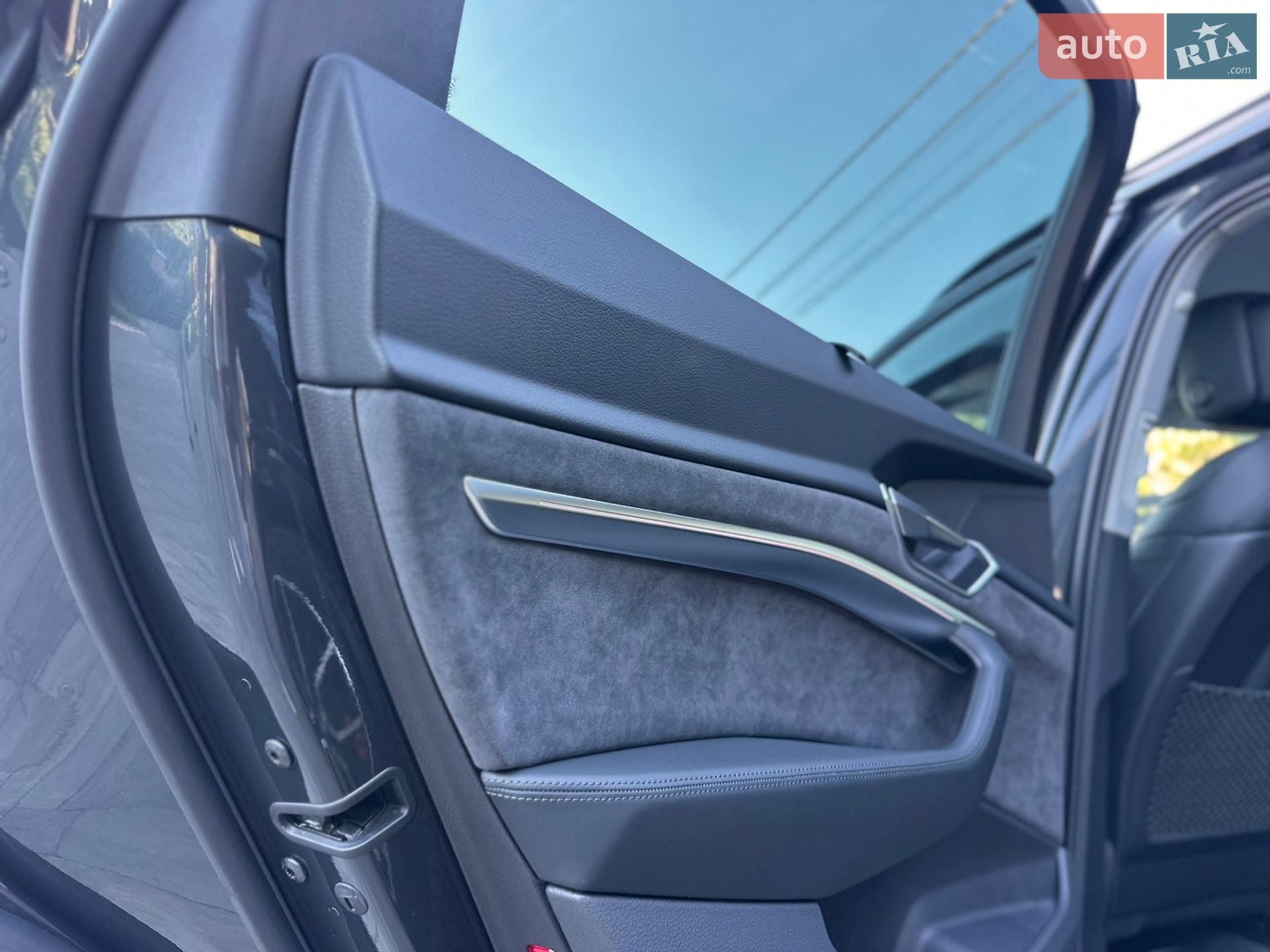 Audi e-tron 2020 VIN WAUZZZGE4LB023984 фото оголошення 76 з 102