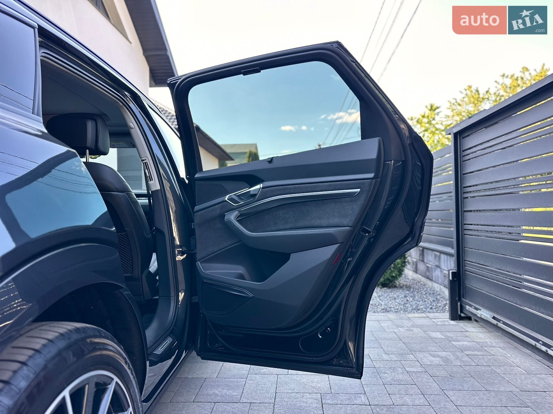 Audi e-tron 2020 VIN WAUZZZGE4LB023984 фото оголошення 83 з 102
