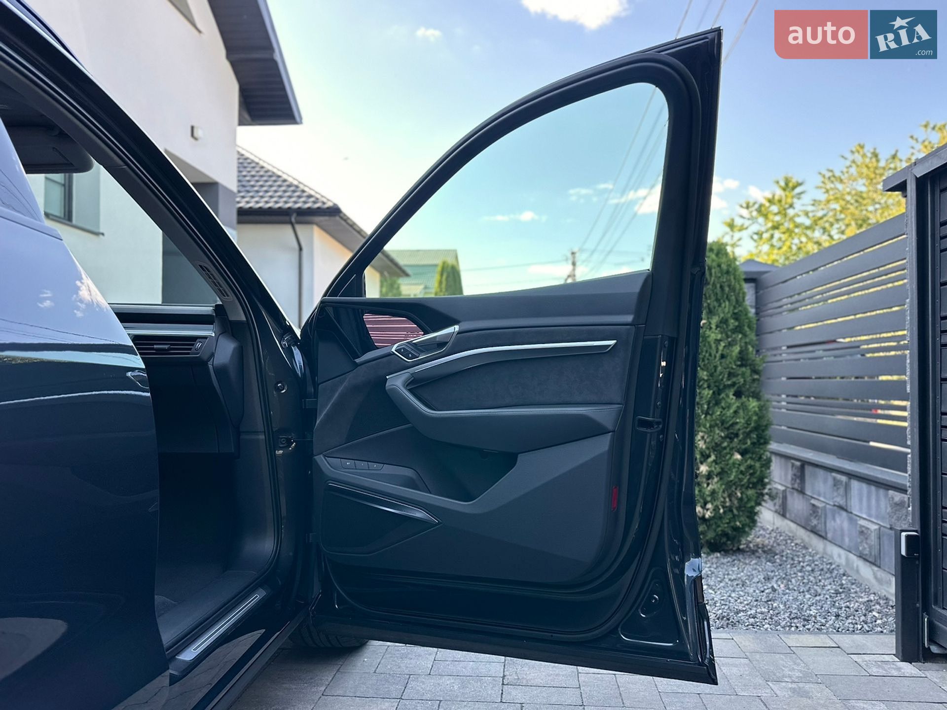 Audi e-tron 2020 VIN WAUZZZGE4LB023984 фото оголошення 89 з 102