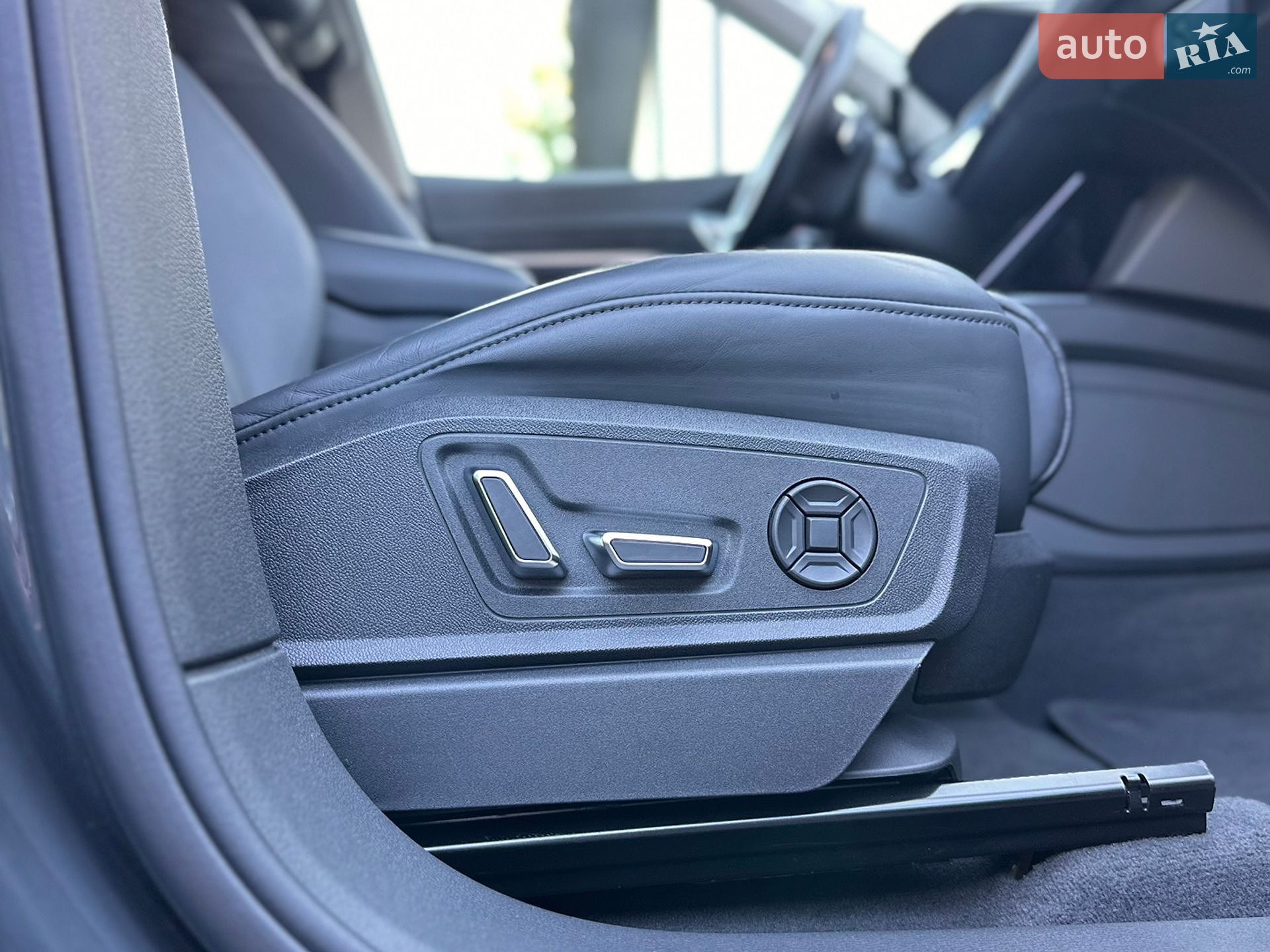 Audi e-tron 2020 VIN WAUZZZGE4LB023984 фото оголошення 92 з 102