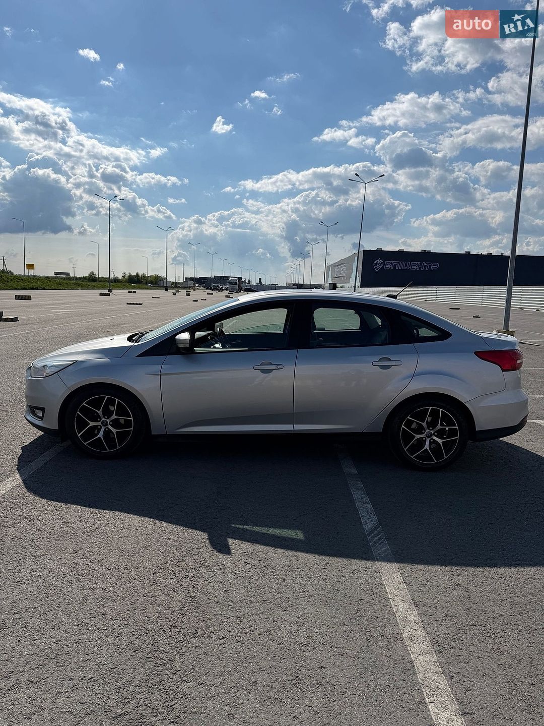 Ford Focus 2016 VIN 1FADP3H24HL205860 фото оголошення 10 з 22