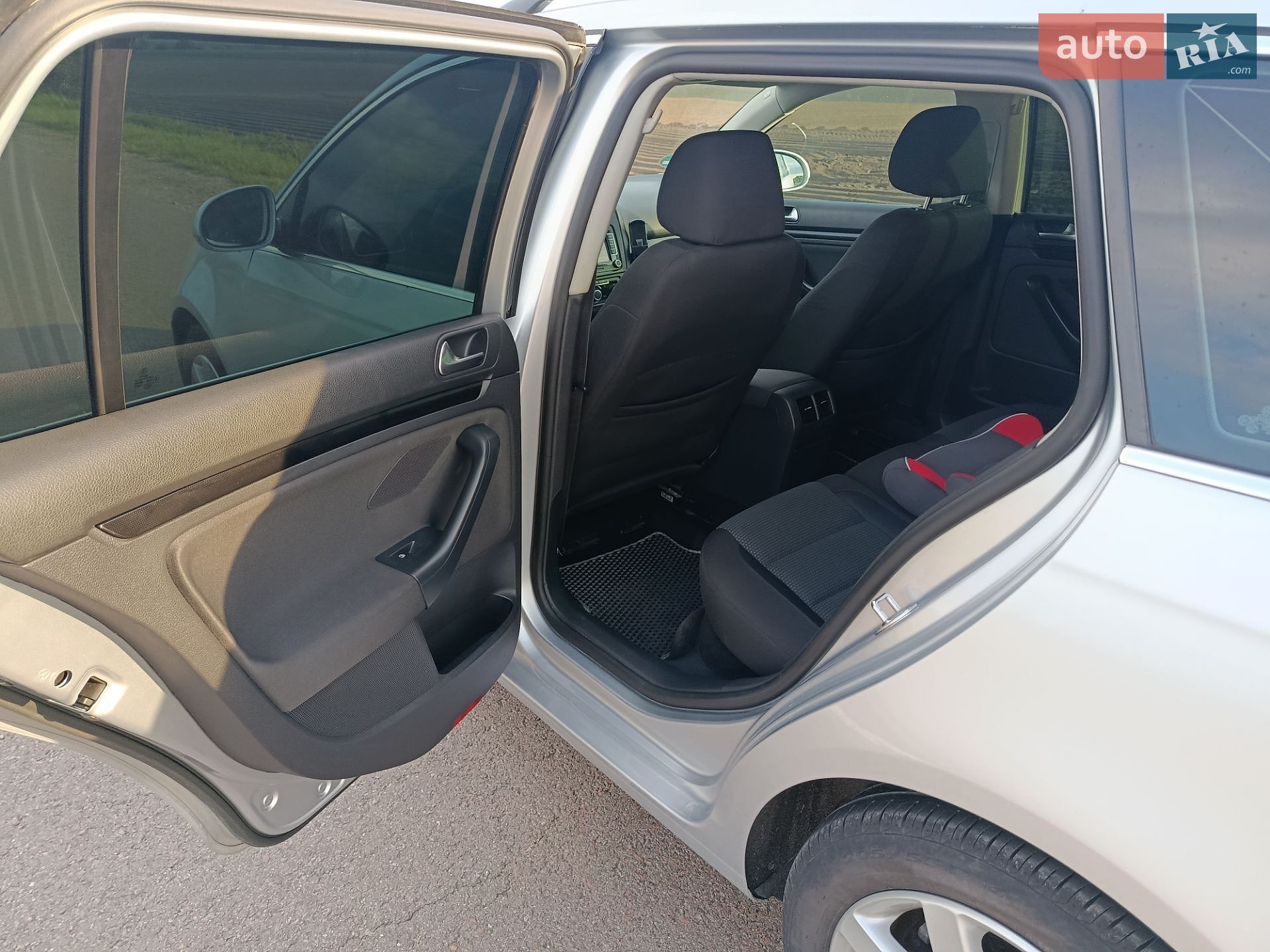 Volkswagen Golf 2011 VIN WVWZZZ1KZBM707948 фото оголошення 4 з 10