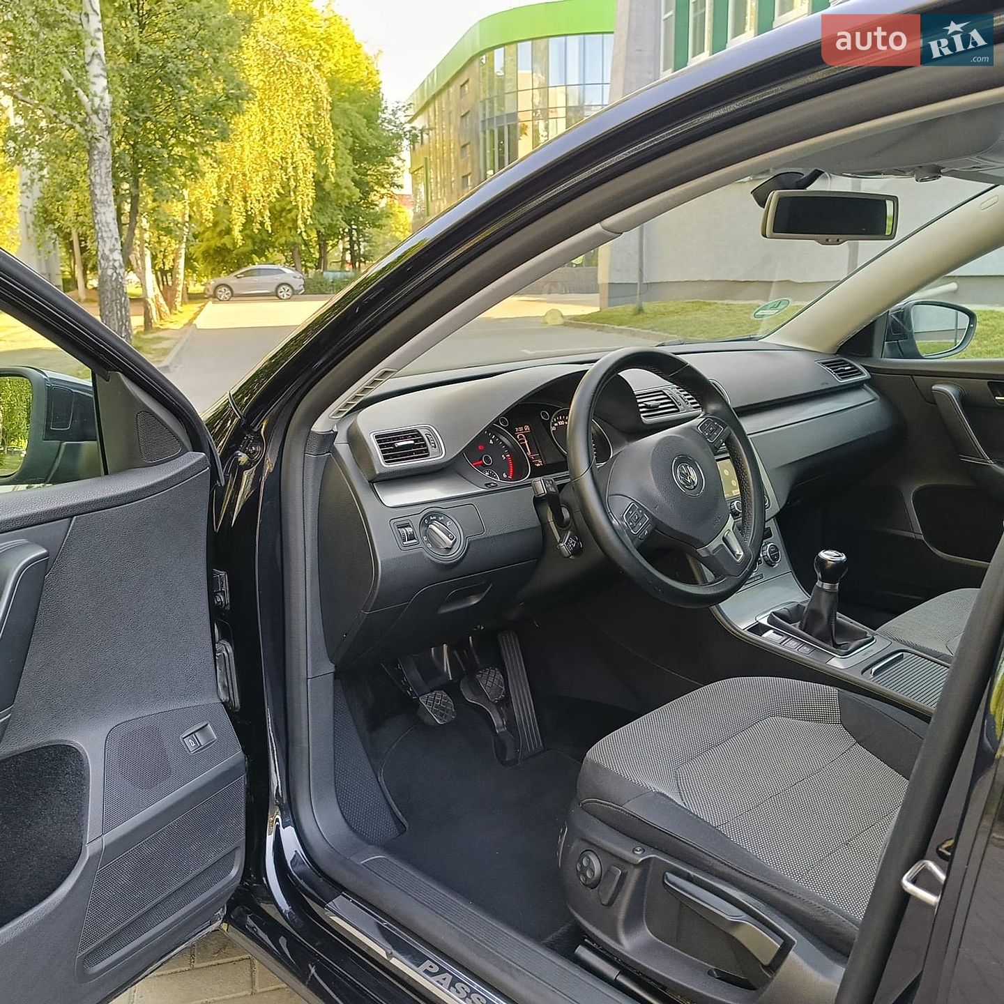 Volkswagen Passat 2011 VIN WVWZZZ3CZCE104331 фото оголошення 16 з 41