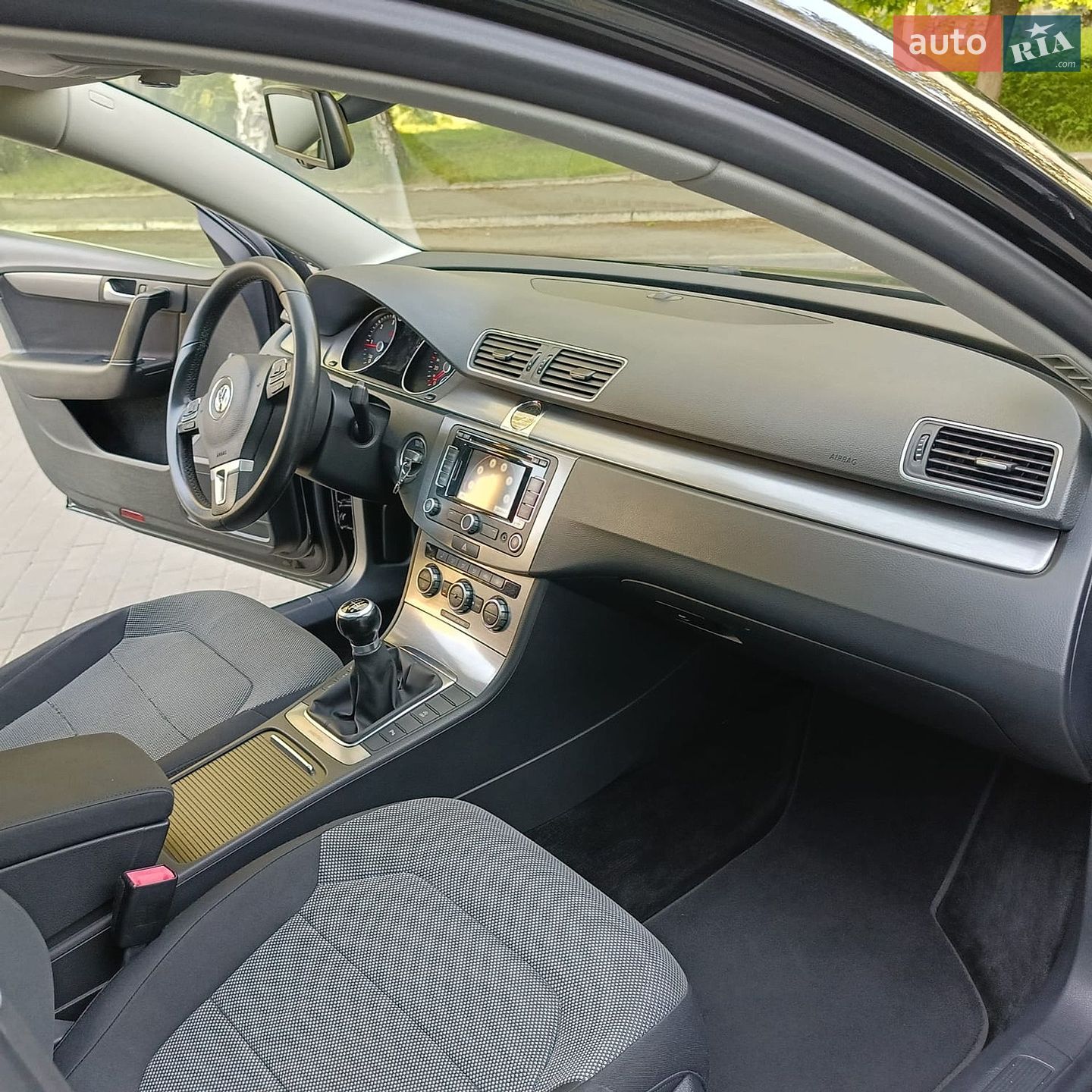 Volkswagen Passat 2011 VIN WVWZZZ3CZCE104331 фото оголошення 34 з 41